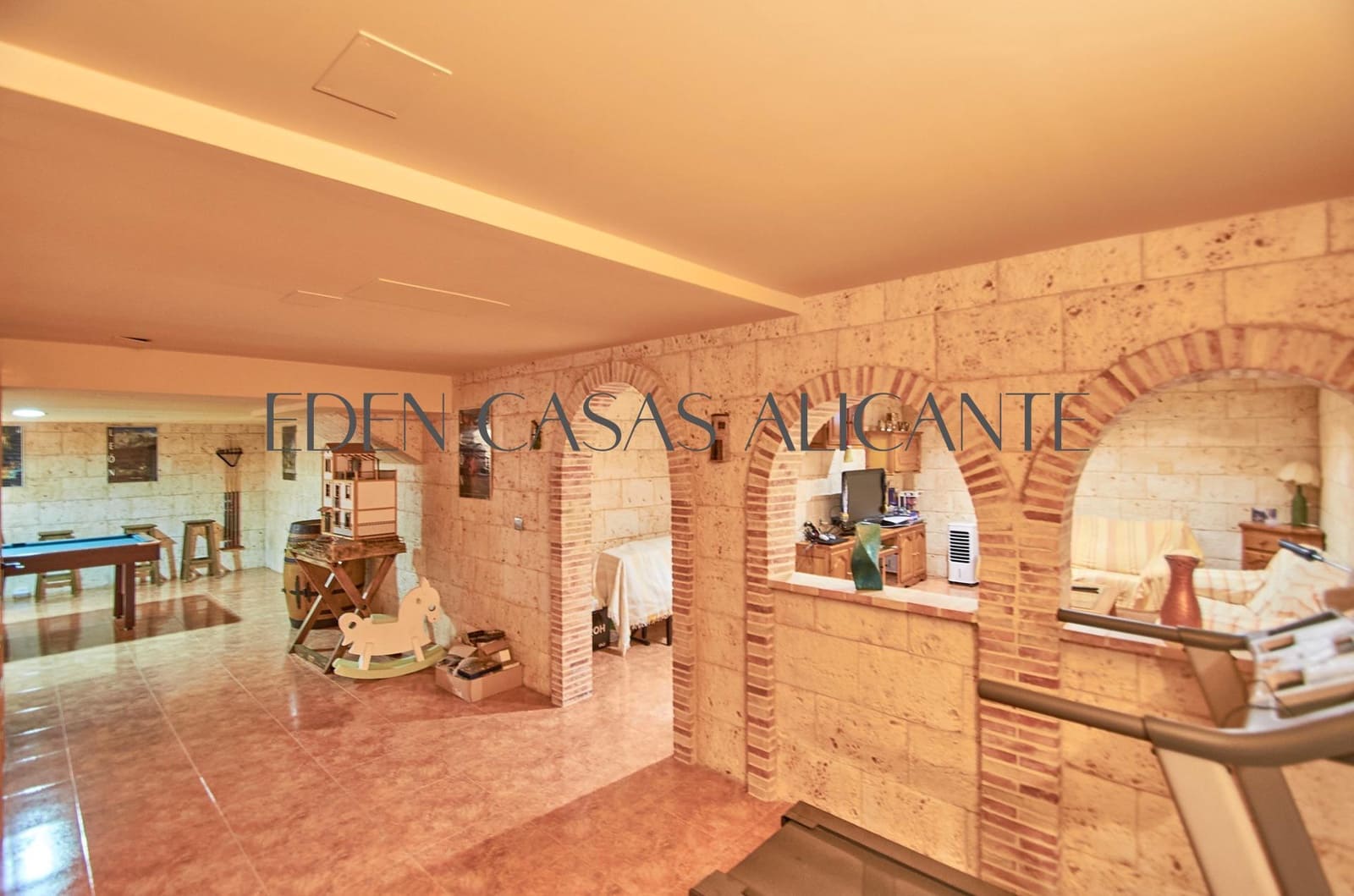 6 bedroom Villa for sale in Muchamiel / Mutxamel with pool garage - € 575,000 (Ref: 9422290)