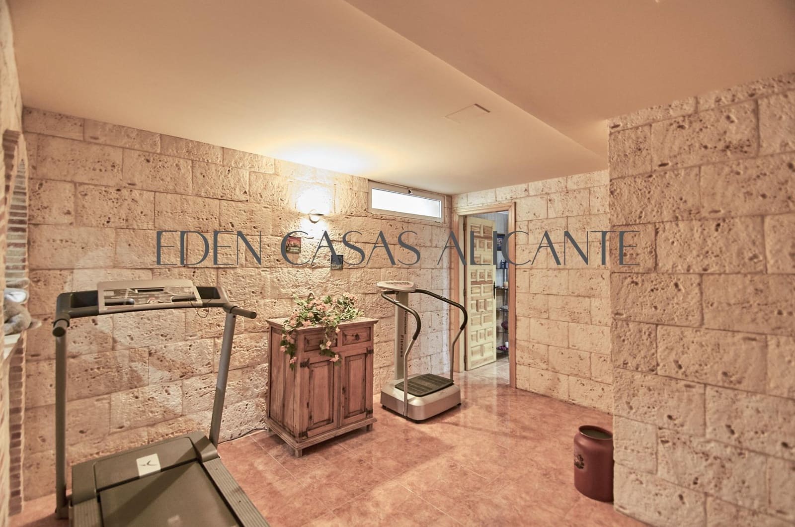 6 bedroom Villa for sale in Muchamiel / Mutxamel with pool garage - € 575,000 (Ref: 9422290)