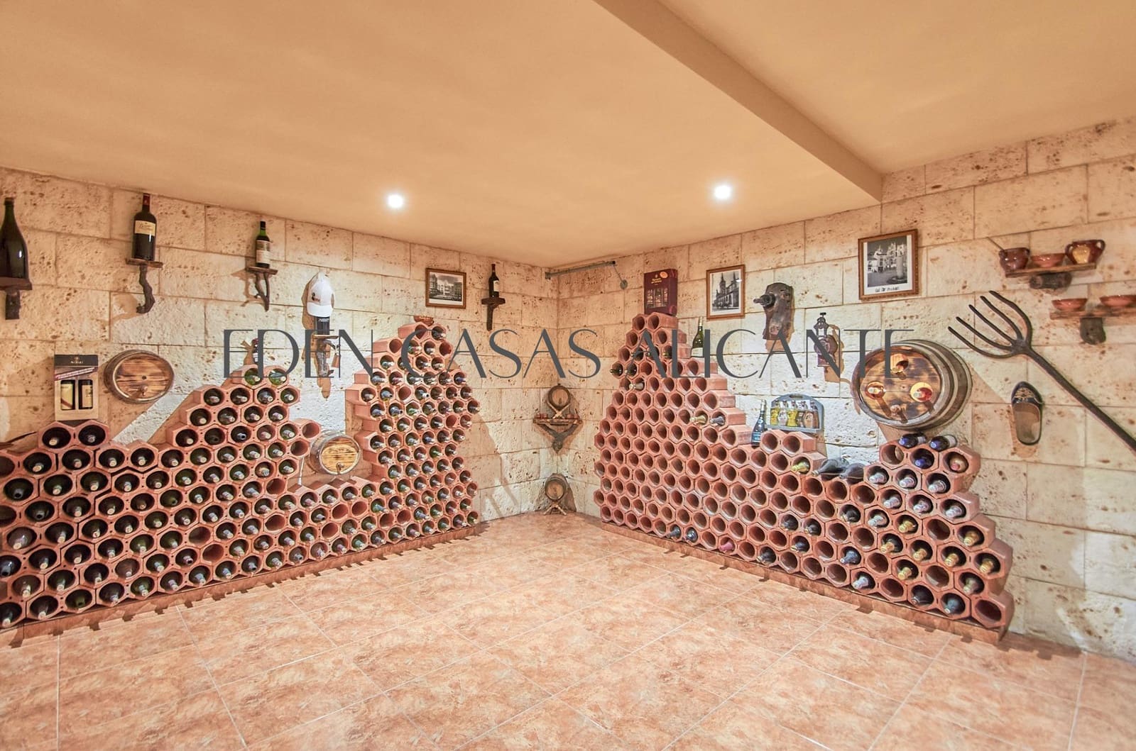 6 bedroom Villa for sale in Muchamiel / Mutxamel with pool garage - € 575,000 (Ref: 9422290)