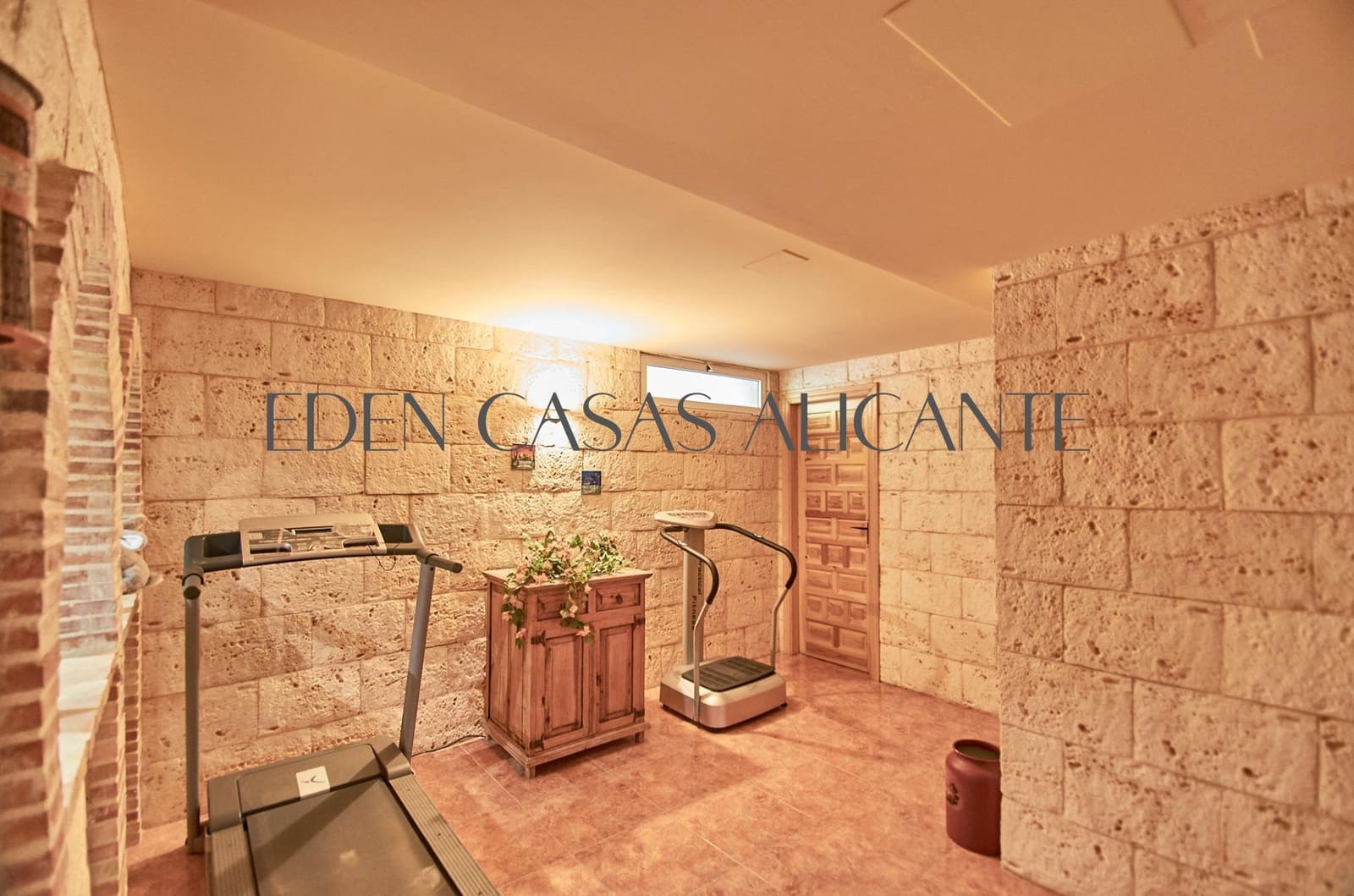 6 bedroom Villa for sale in Muchamiel / Mutxamel with pool garage - € 575,000 (Ref: 9422290)