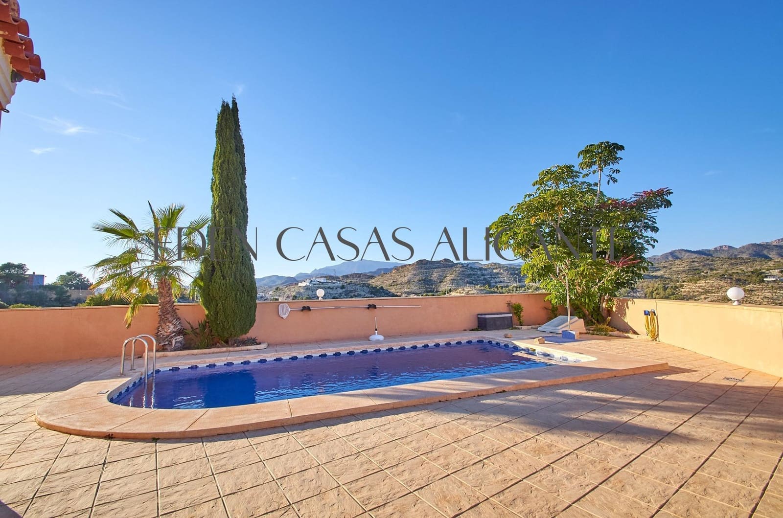 3 bedroom Villa for sale in La Villajoyosa / Vila Joiosa with pool - € 595,000 (Ref: 9435967)