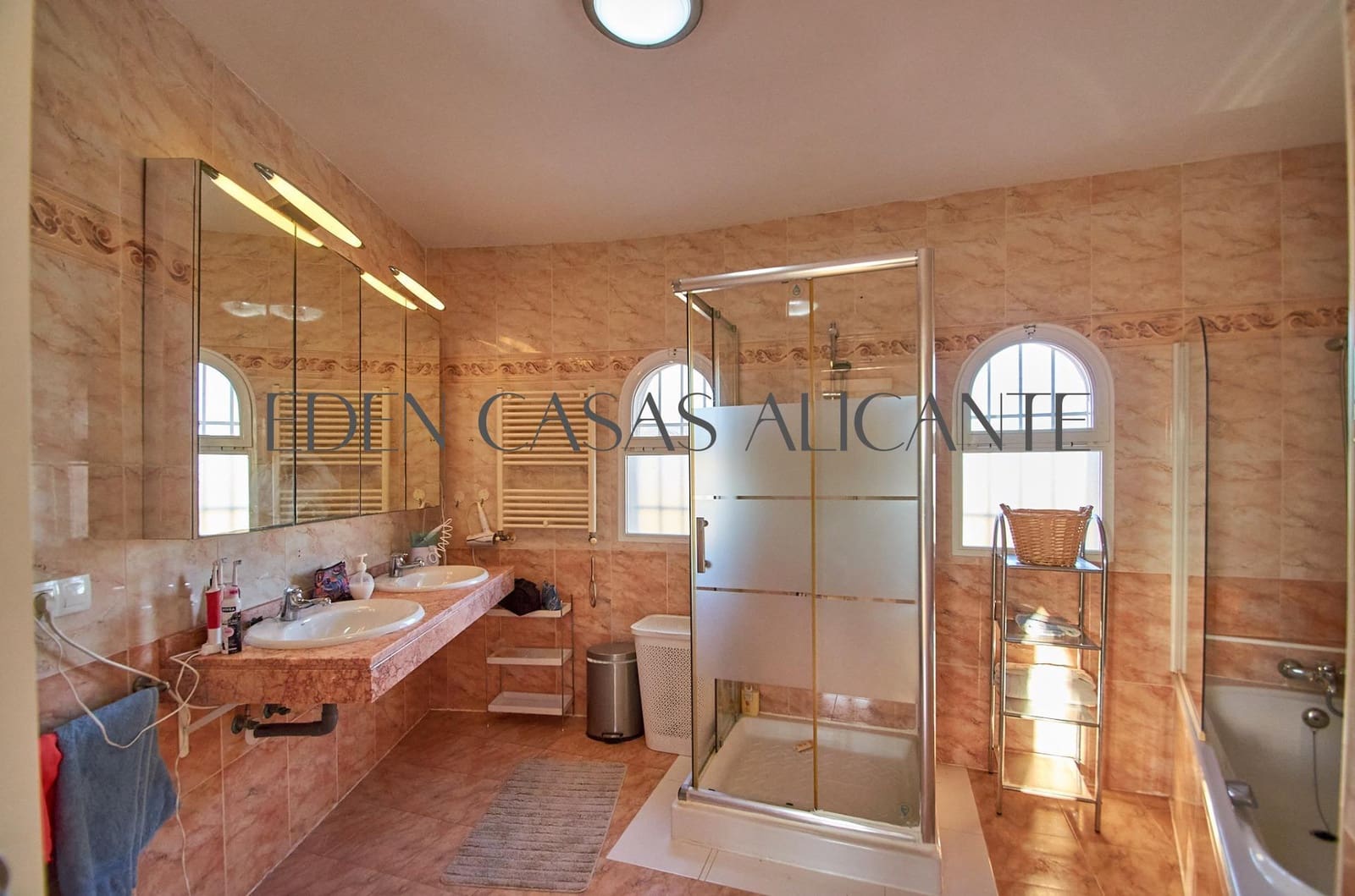 3 bedroom Villa for sale in La Villajoyosa / Vila Joiosa with pool - € 595,000 (Ref: 9435967)