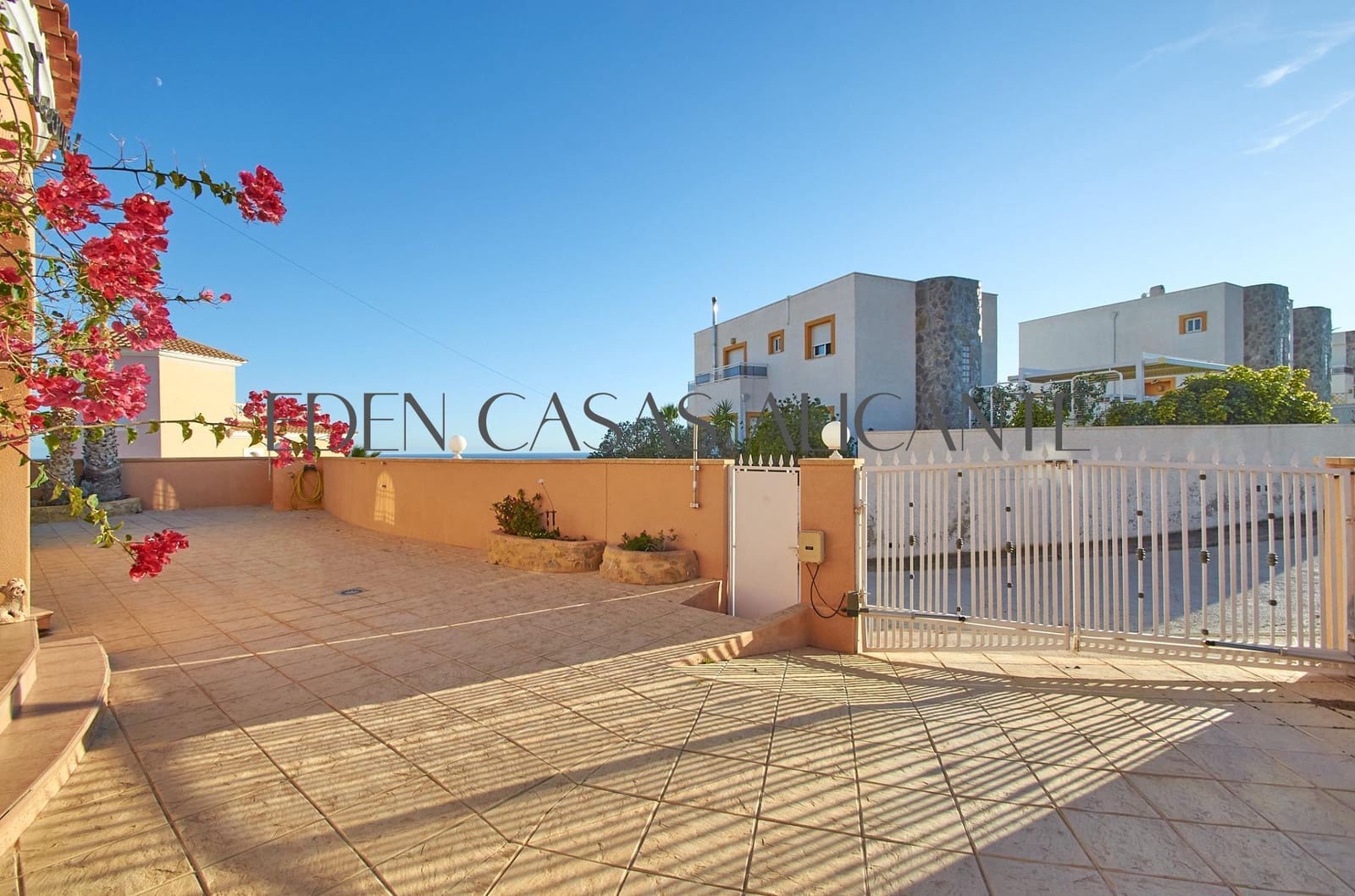 3 bedroom Villa for sale in La Villajoyosa / Vila Joiosa with pool - € 595,000 (Ref: 9435967)