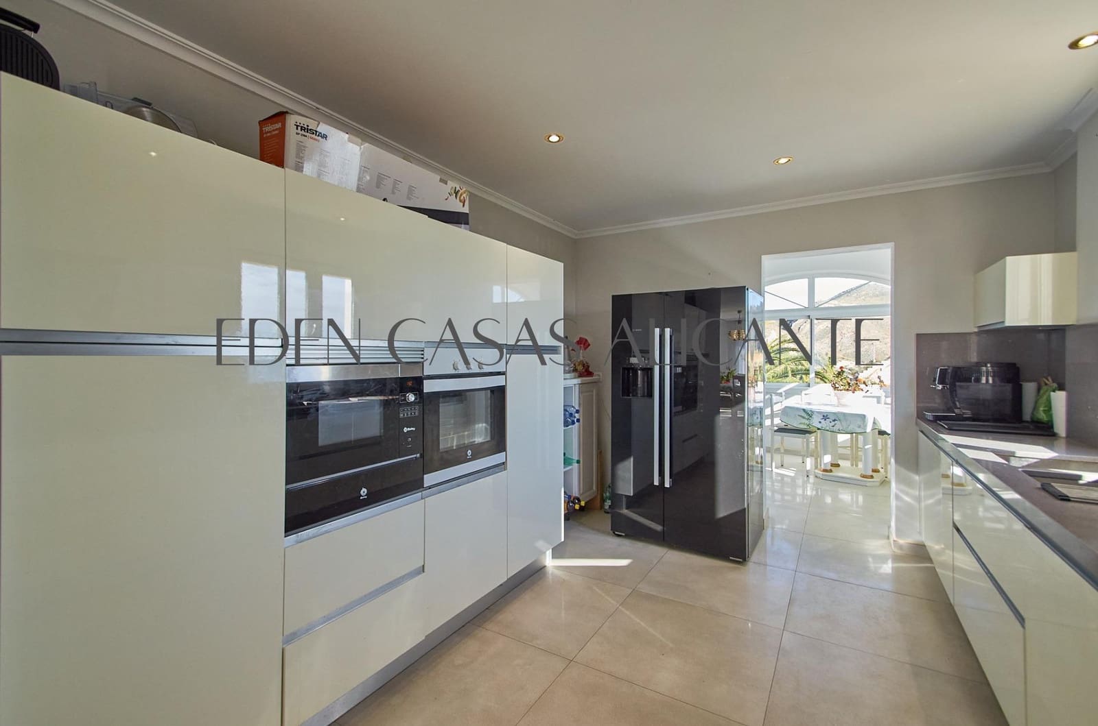 5 bedroom Villa for sale in Coveta Fuma with pool garage - € 1,150,000 (Ref: 9474987)