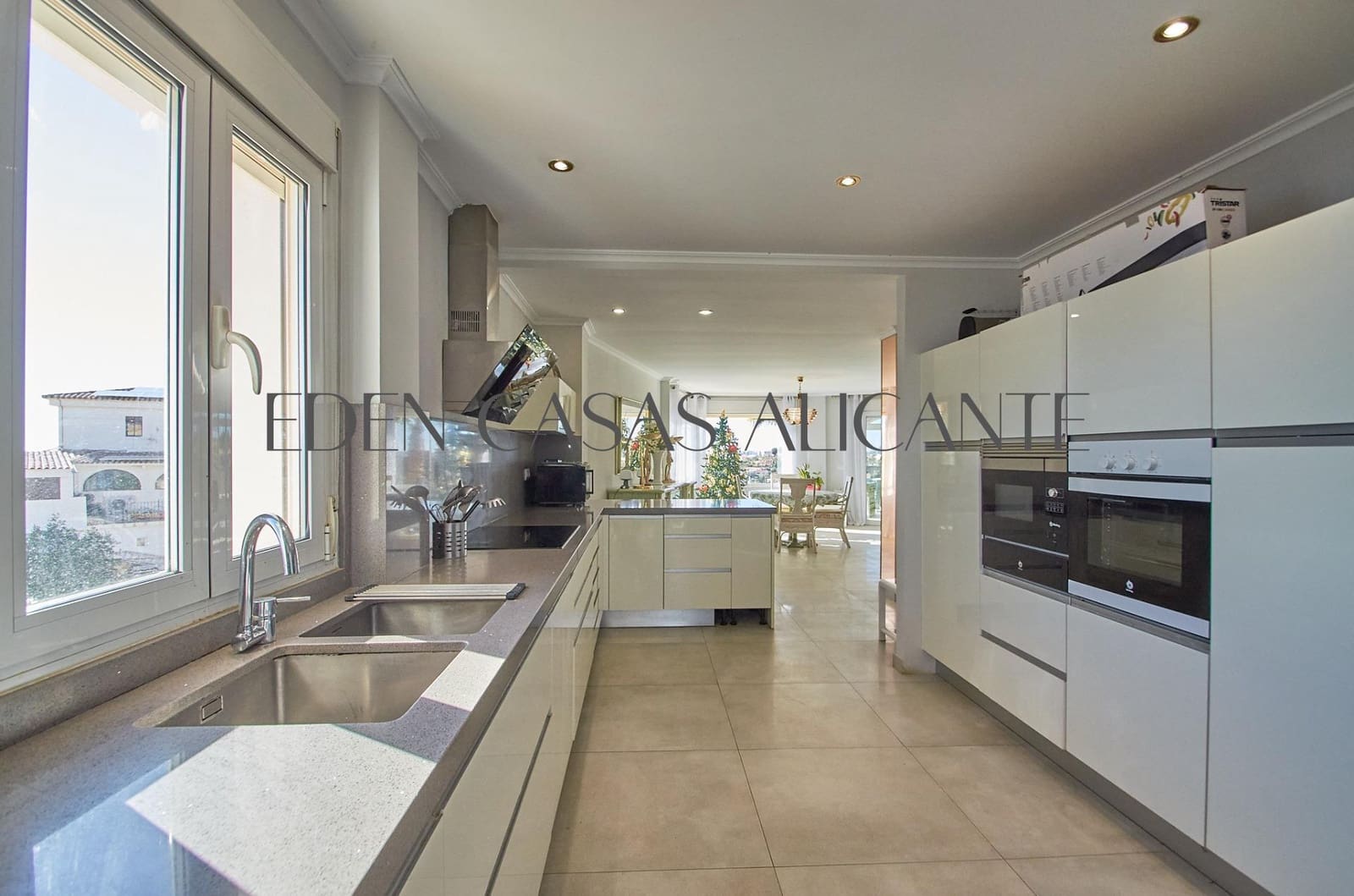 5 bedroom Villa for sale in Coveta Fuma with pool garage - € 1,150,000 (Ref: 9474987)