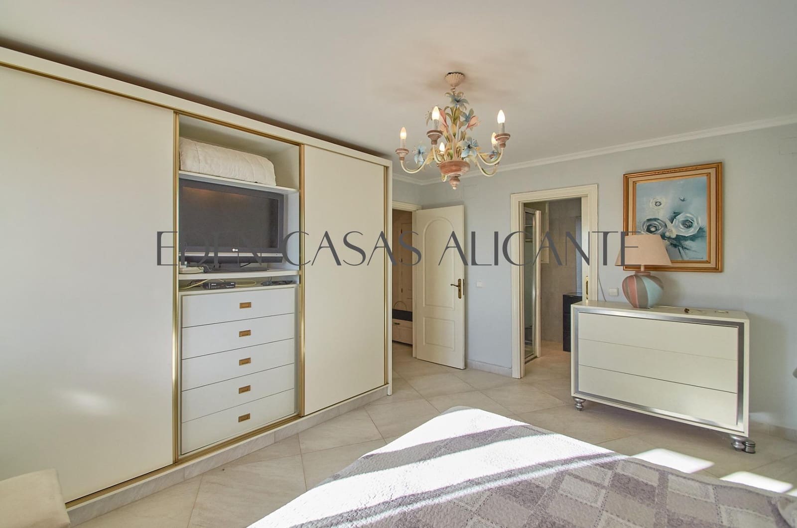 5 bedroom Villa for sale in Coveta Fuma with pool garage - € 1,150,000 (Ref: 9474987)