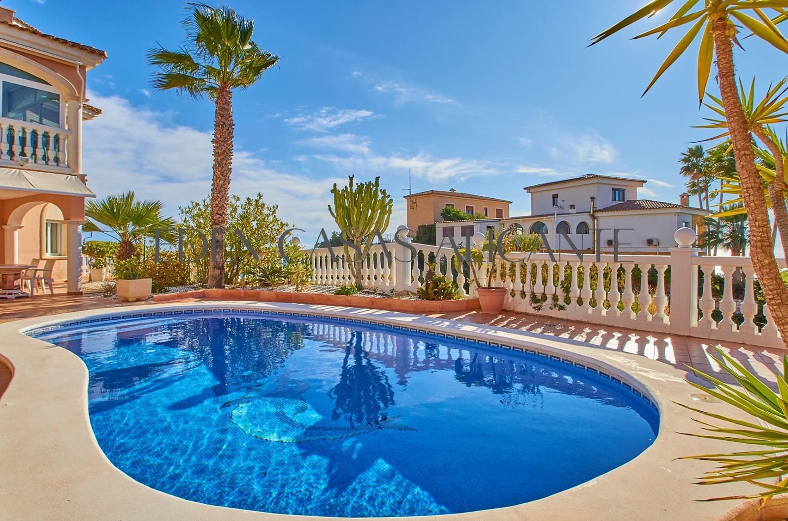 5 bedroom Villa for sale in Coveta Fuma with pool garage - € 1,150,000 (Ref: 9474987)