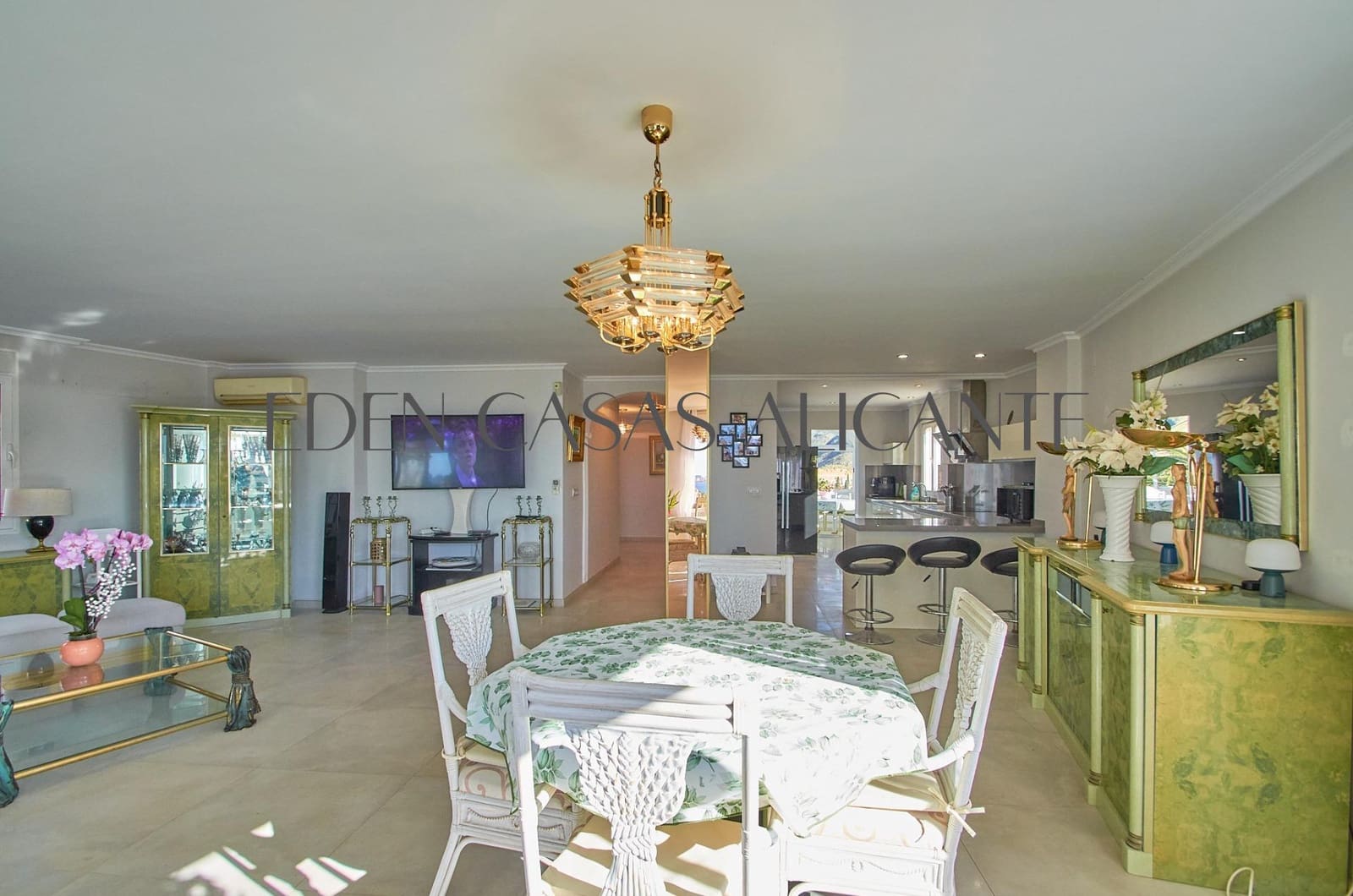 5 bedroom Villa for sale in Coveta Fuma with pool garage - € 1,150,000 (Ref: 9474987)