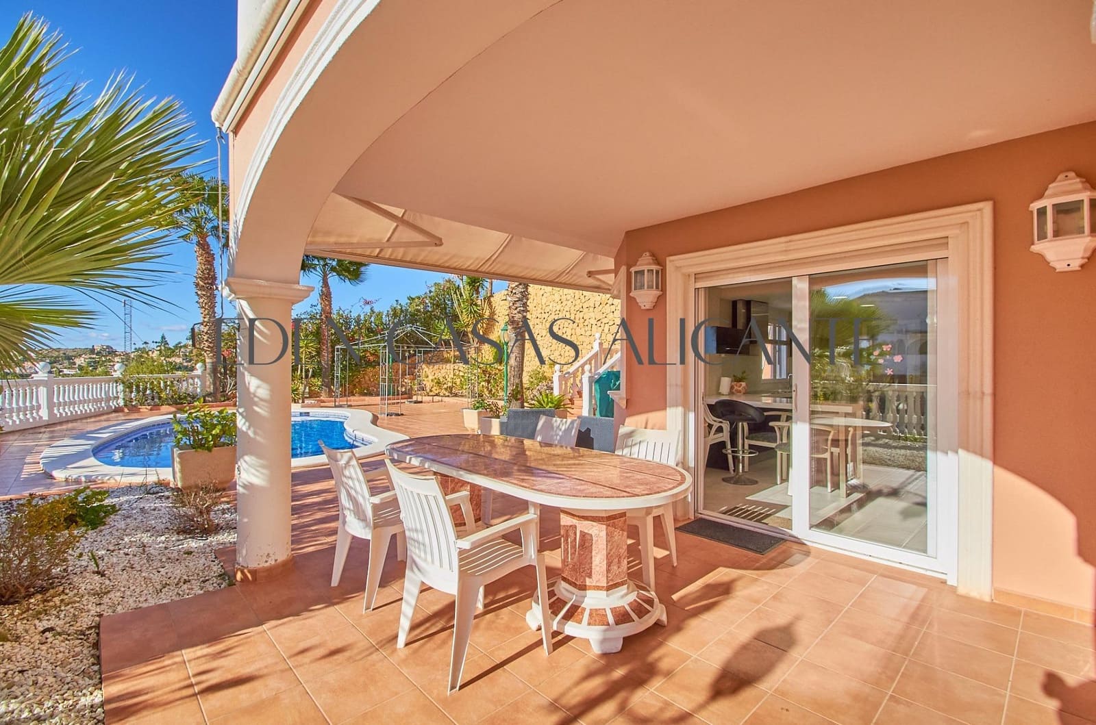 5 bedroom Villa for sale in Coveta Fuma with pool garage - € 1,150,000 (Ref: 9474987)