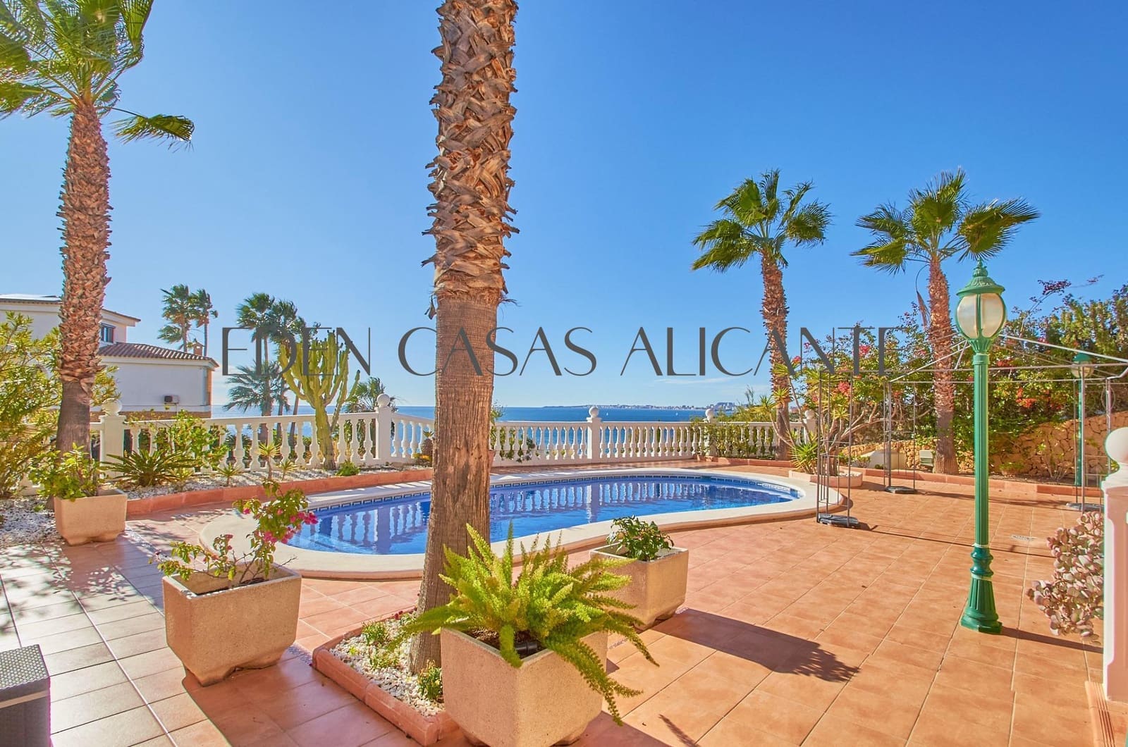 5 bedroom Villa for sale in Coveta Fuma with pool garage - € 1,150,000 (Ref: 9474987)