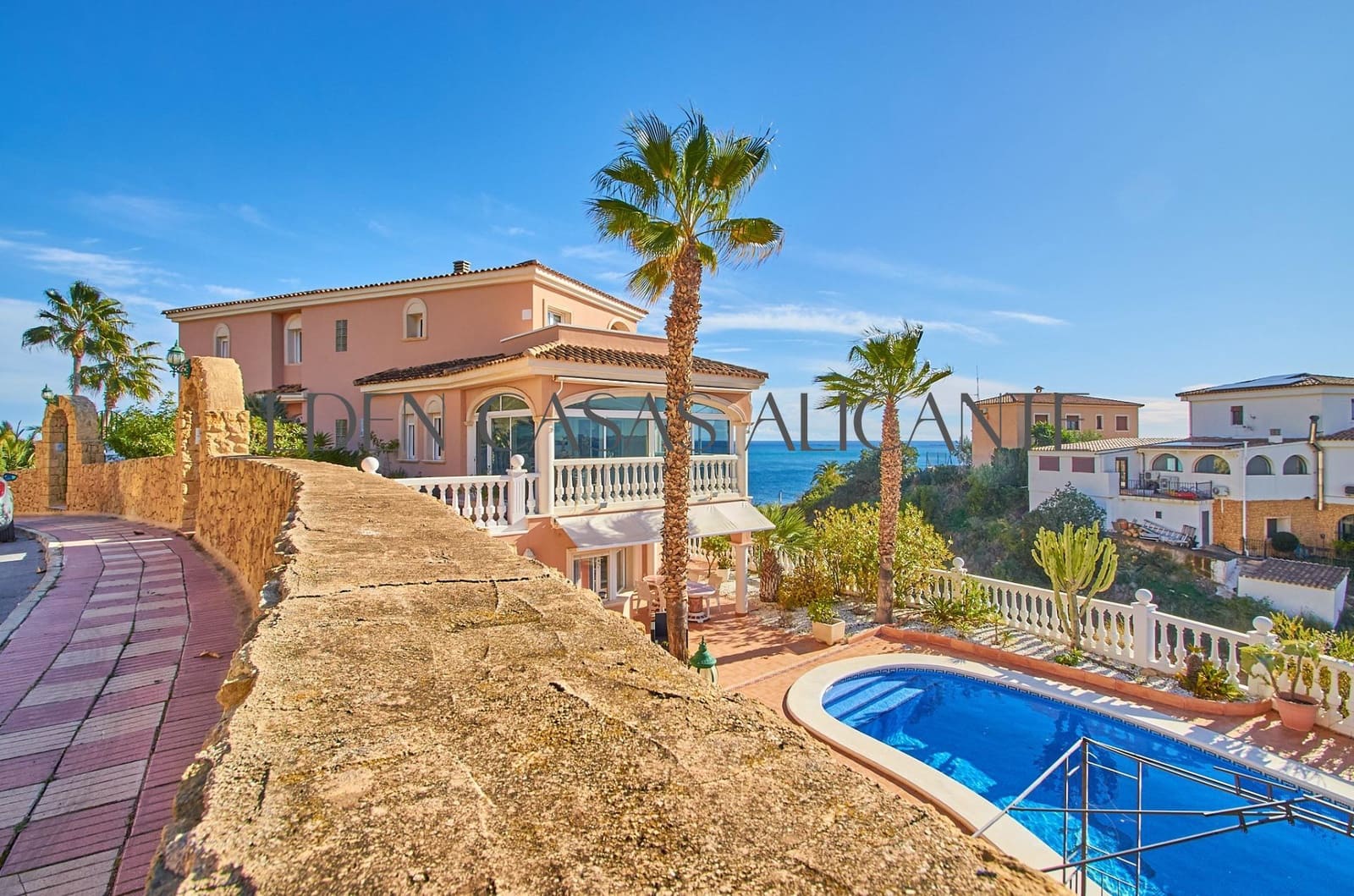 5 bedroom Villa for sale in Coveta Fuma with pool garage - € 1,150,000 (Ref: 9474987)