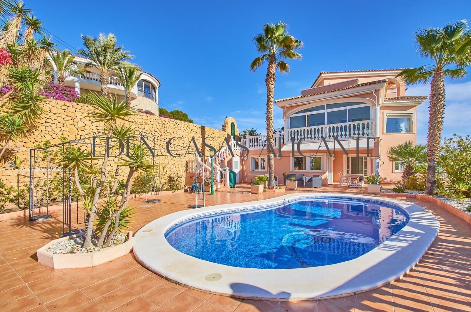 5 bedroom Villa for sale in Coveta Fuma with pool garage - € 1,150,000 (Ref: 9474987)