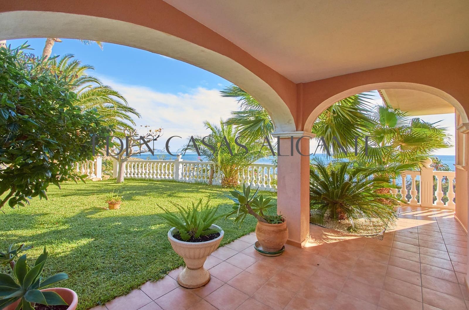 5 bedroom Villa for sale in Coveta Fuma with pool garage - € 1,150,000 (Ref: 9474987)