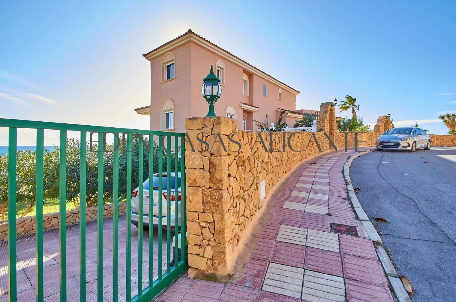 5 bedroom Villa for sale in Coveta Fuma with pool garage - € 1,150,000 (Ref: 9474987)