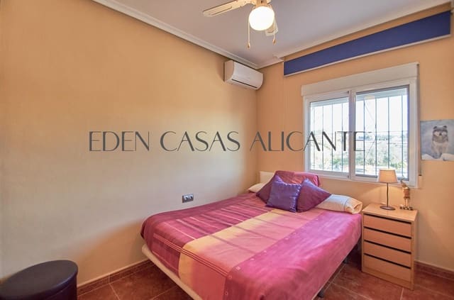 5 soverom Villa til salgs i Alicante by med svømmebasseng garasje - € 659 500 (Ref: 9513566)