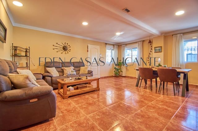 5 soverom Villa til salgs i Alicante by med svømmebasseng garasje - € 659 500 (Ref: 9513566)