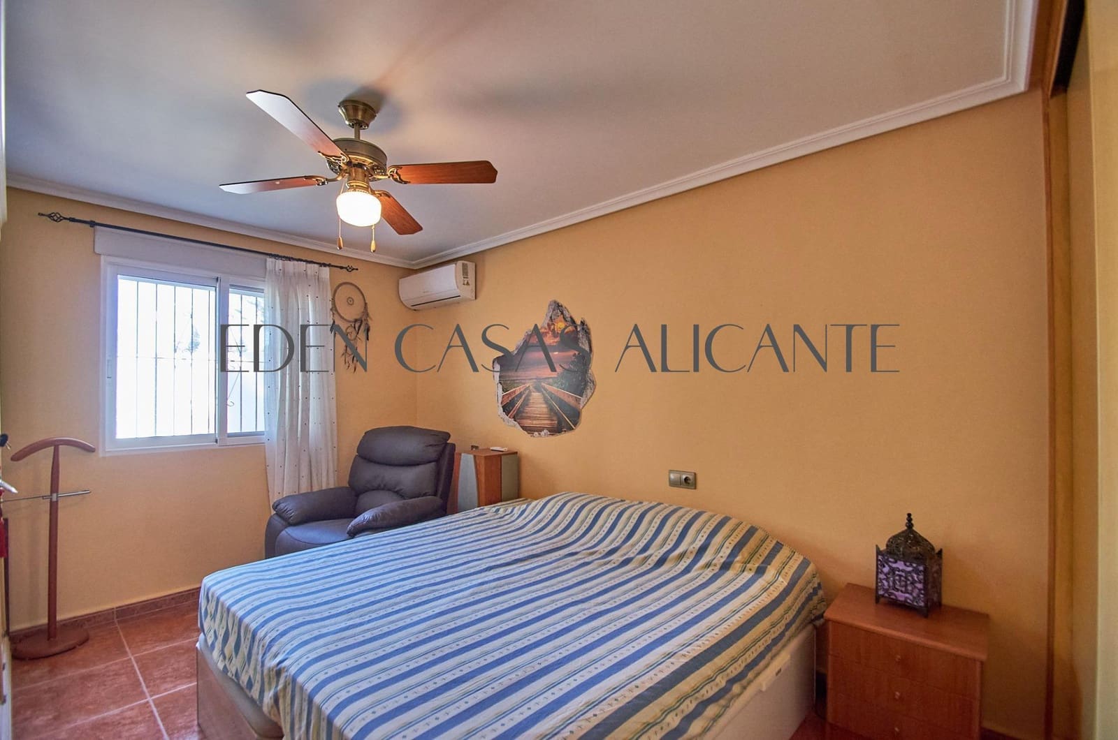 5 soverom Villa til salgs i Alicante by med svømmebasseng garasje - € 659 500 (Ref: 9513566)