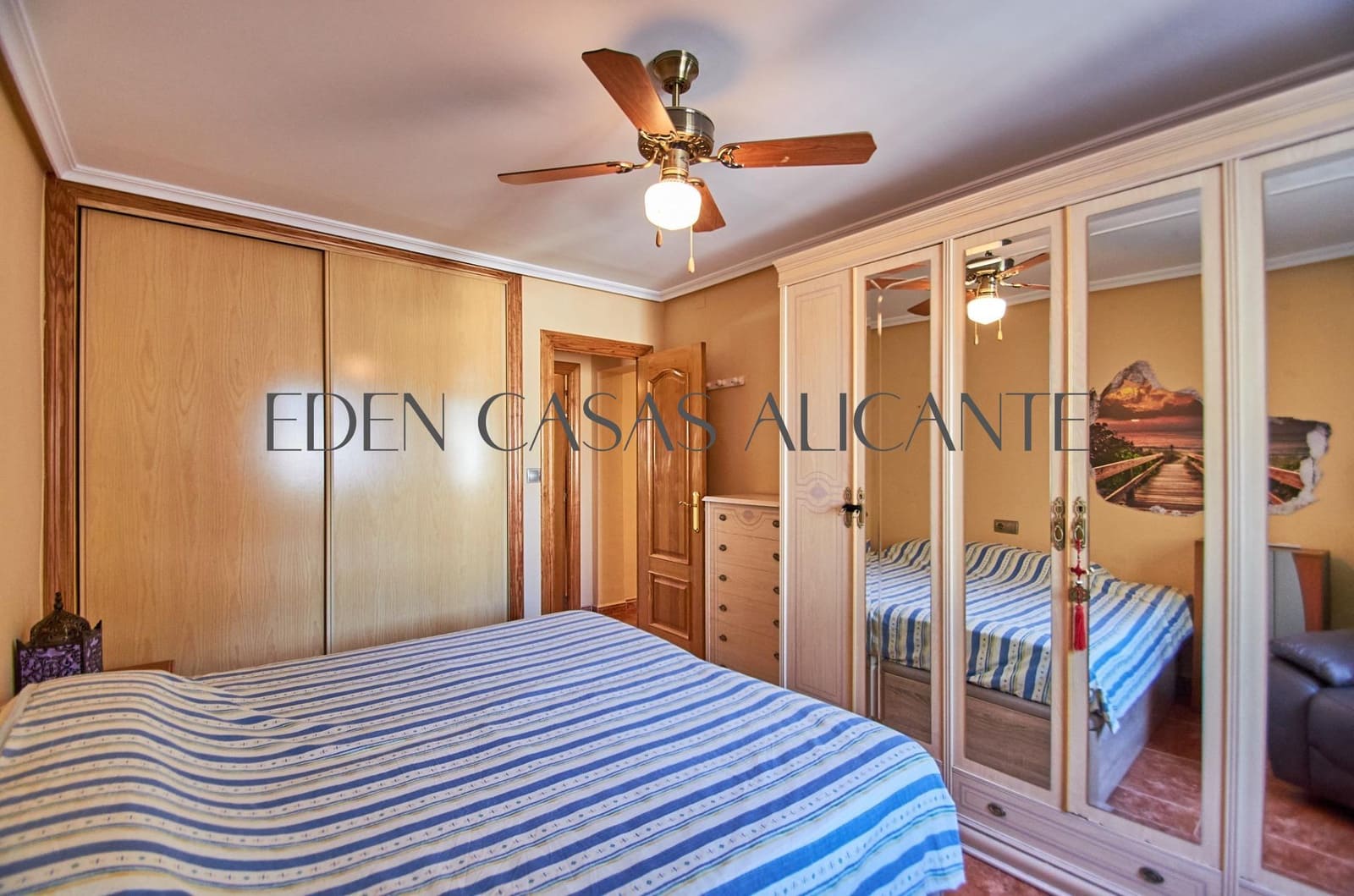 5 soverom Villa til salgs i Alicante by med svømmebasseng garasje - € 659 500 (Ref: 9513566)