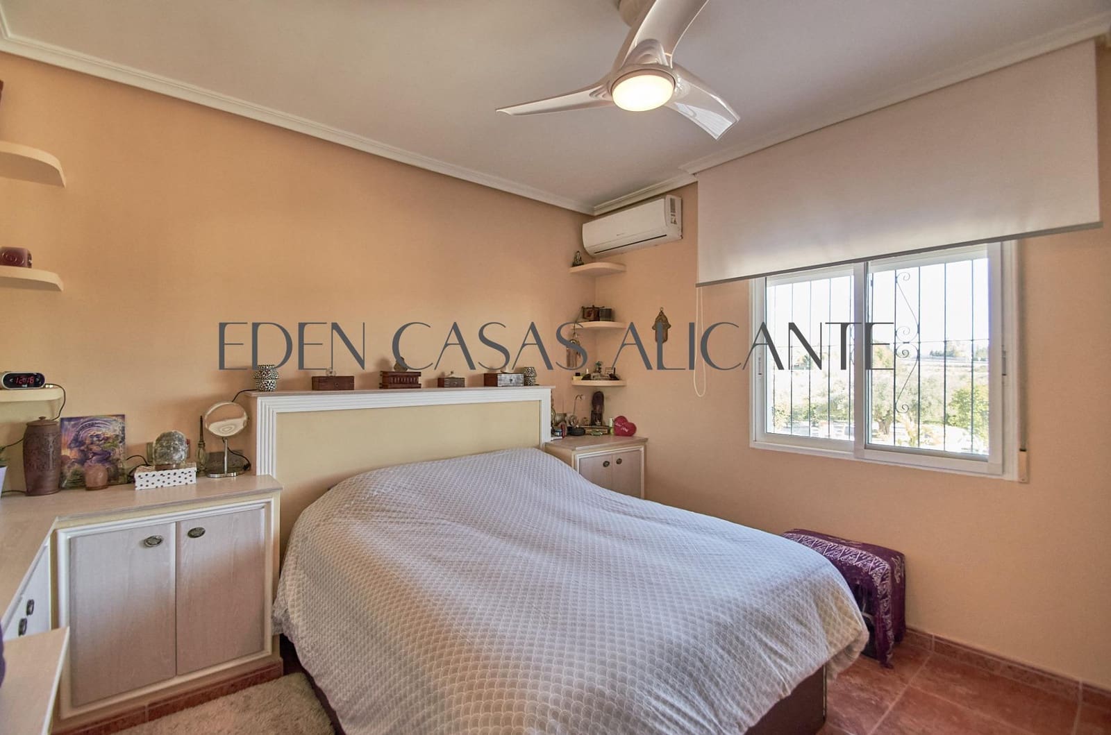 5 soverom Villa til salgs i Alicante by med svømmebasseng garasje - € 659 500 (Ref: 9513566)