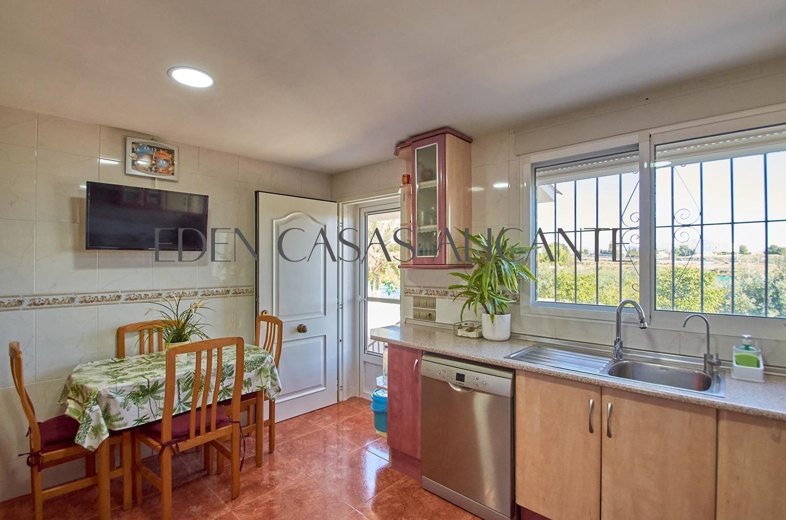 5 soverom Villa til salgs i Alicante by med svømmebasseng garasje - € 659 500 (Ref: 9513566)