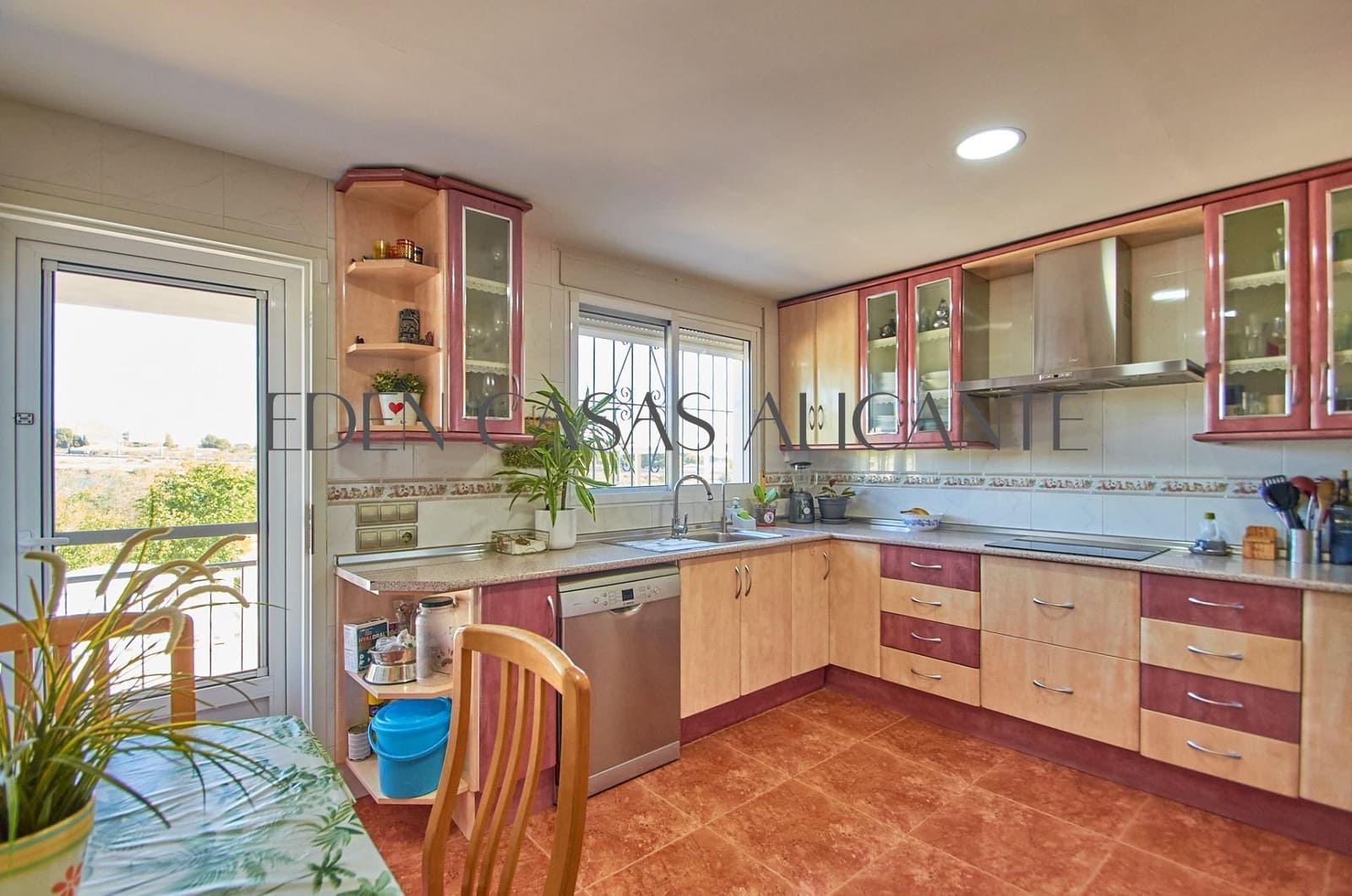 5 soverom Villa til salgs i Alicante by med svømmebasseng garasje - € 659 500 (Ref: 9513566)