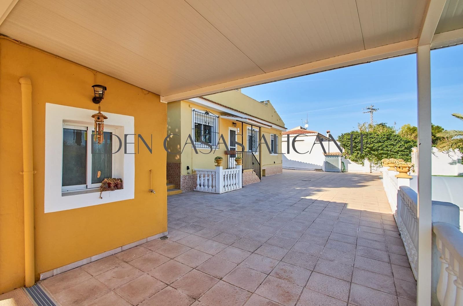 5 soverom Villa til salgs i Alicante by med svømmebasseng garasje - € 659 500 (Ref: 9513566)