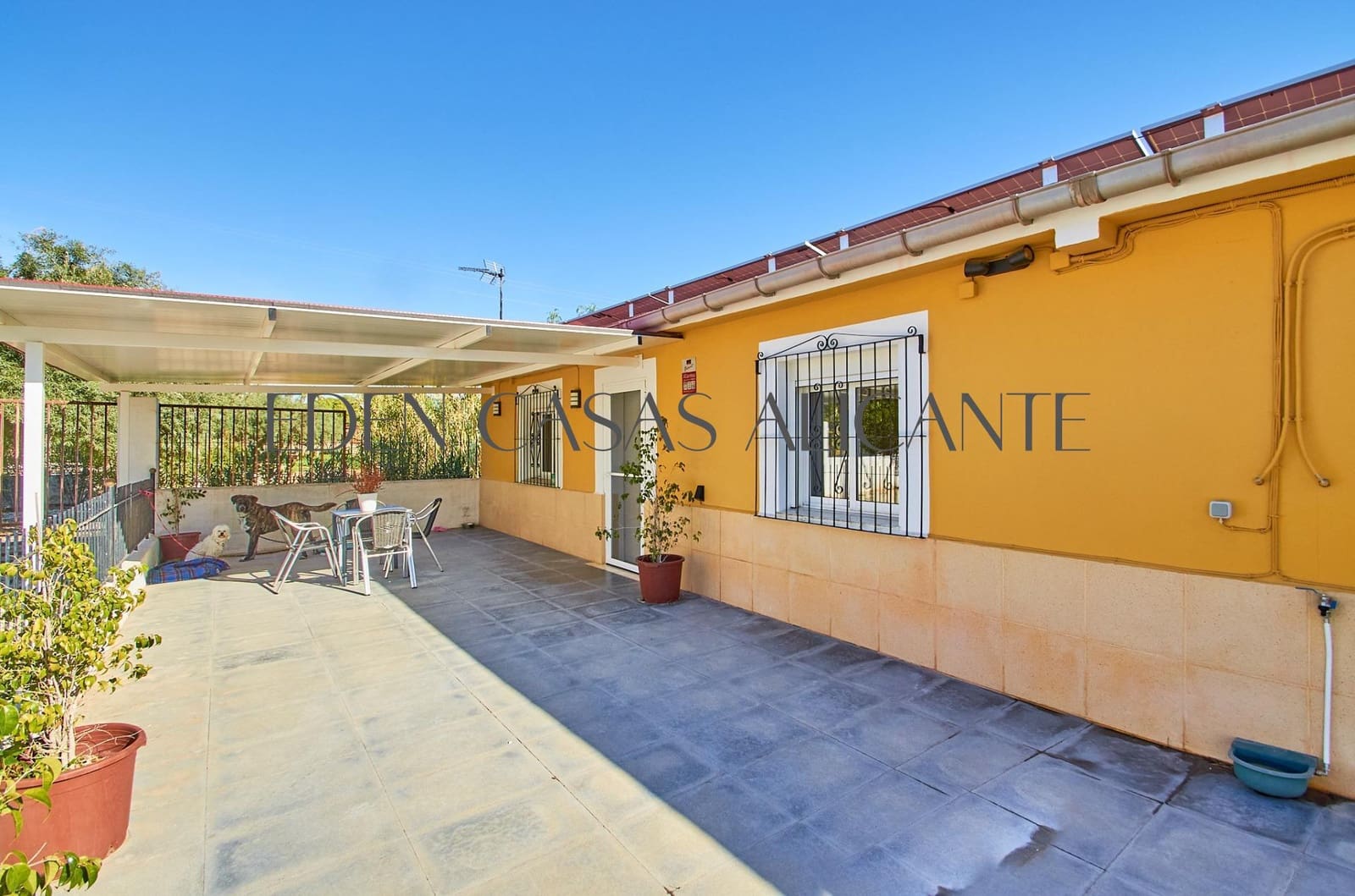 5 soverom Villa til salgs i Alicante by med svømmebasseng garasje - € 659 500 (Ref: 9513566)