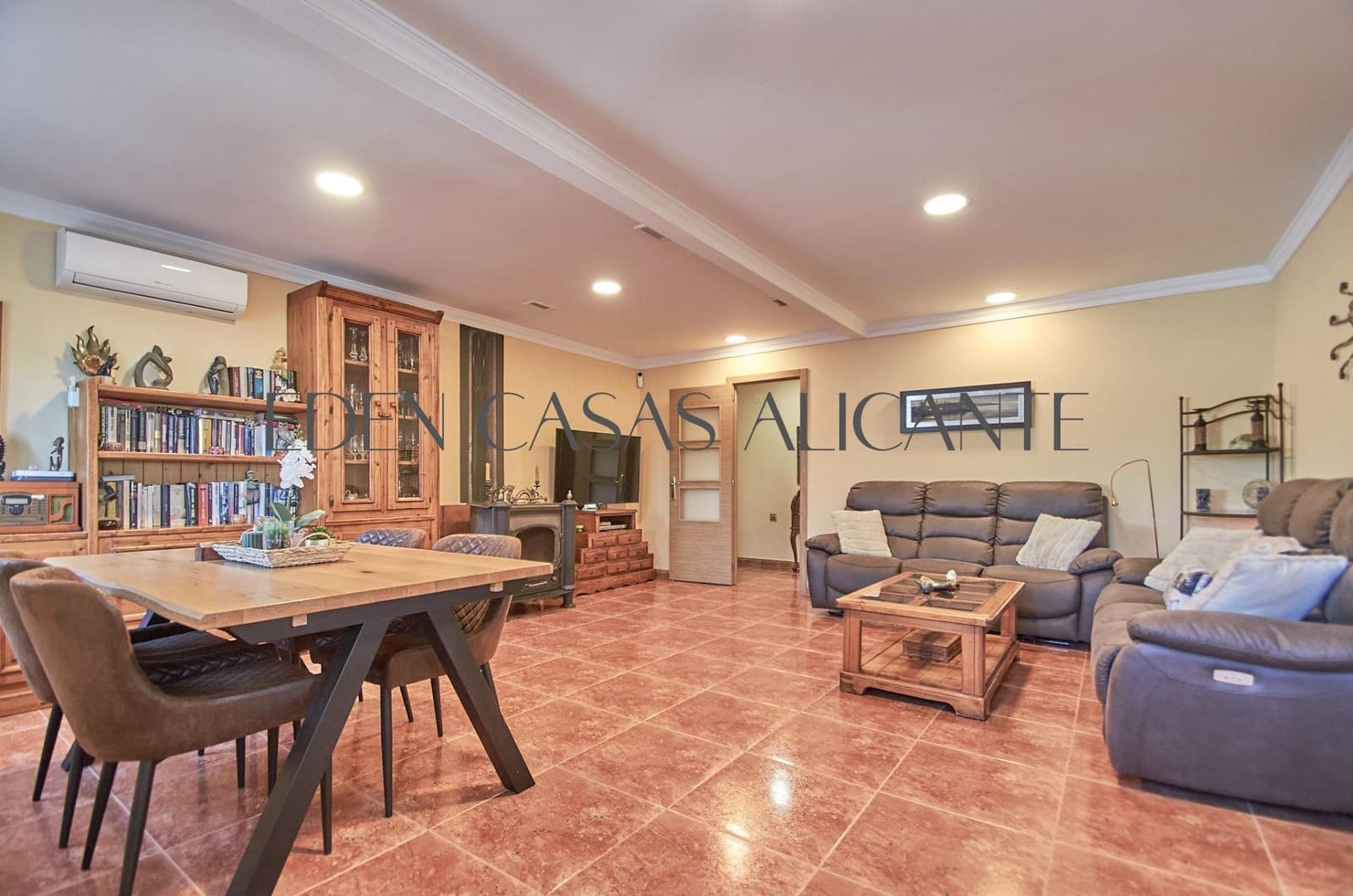 5 bedroom Villa for sale in Alicante / Alacant city with pool garage - € 659,500 (Ref: 9513566)