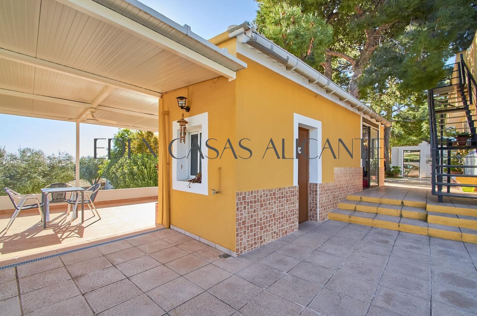 5 bedroom Villa for sale in Alicante / Alacant city with pool garage - € 659,500 (Ref: 9513566)