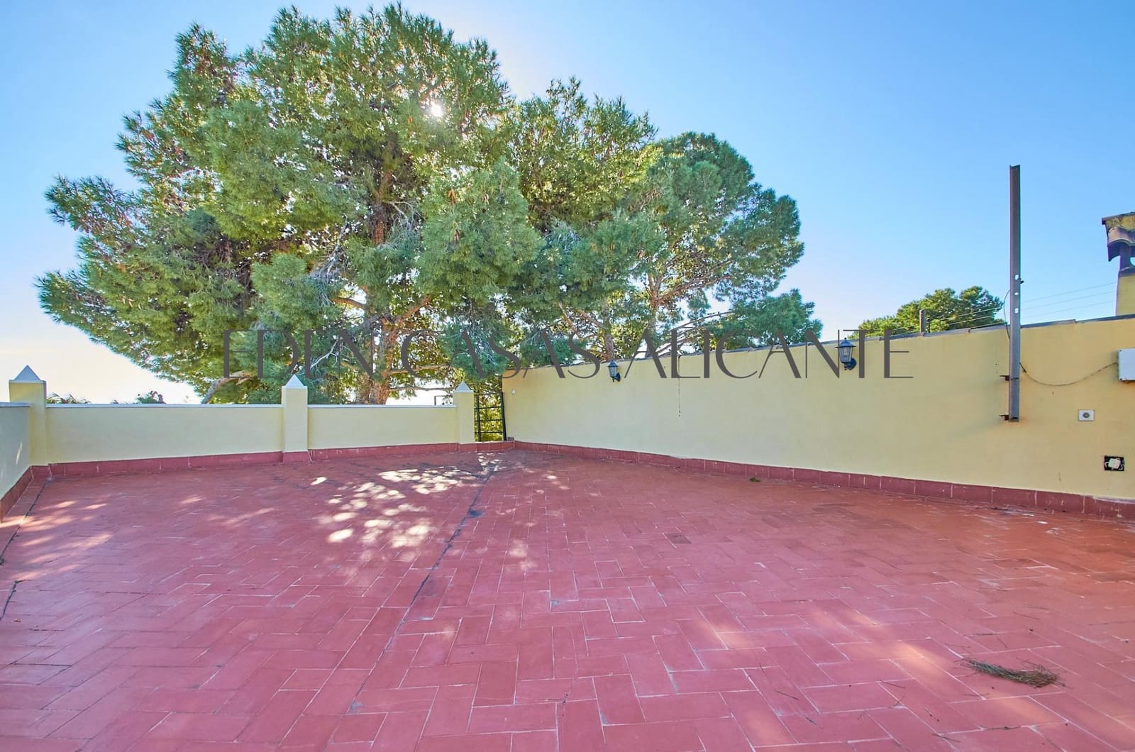 5 bedroom Villa for sale in Alicante / Alacant city with pool garage - € 659,500 (Ref: 9513566)