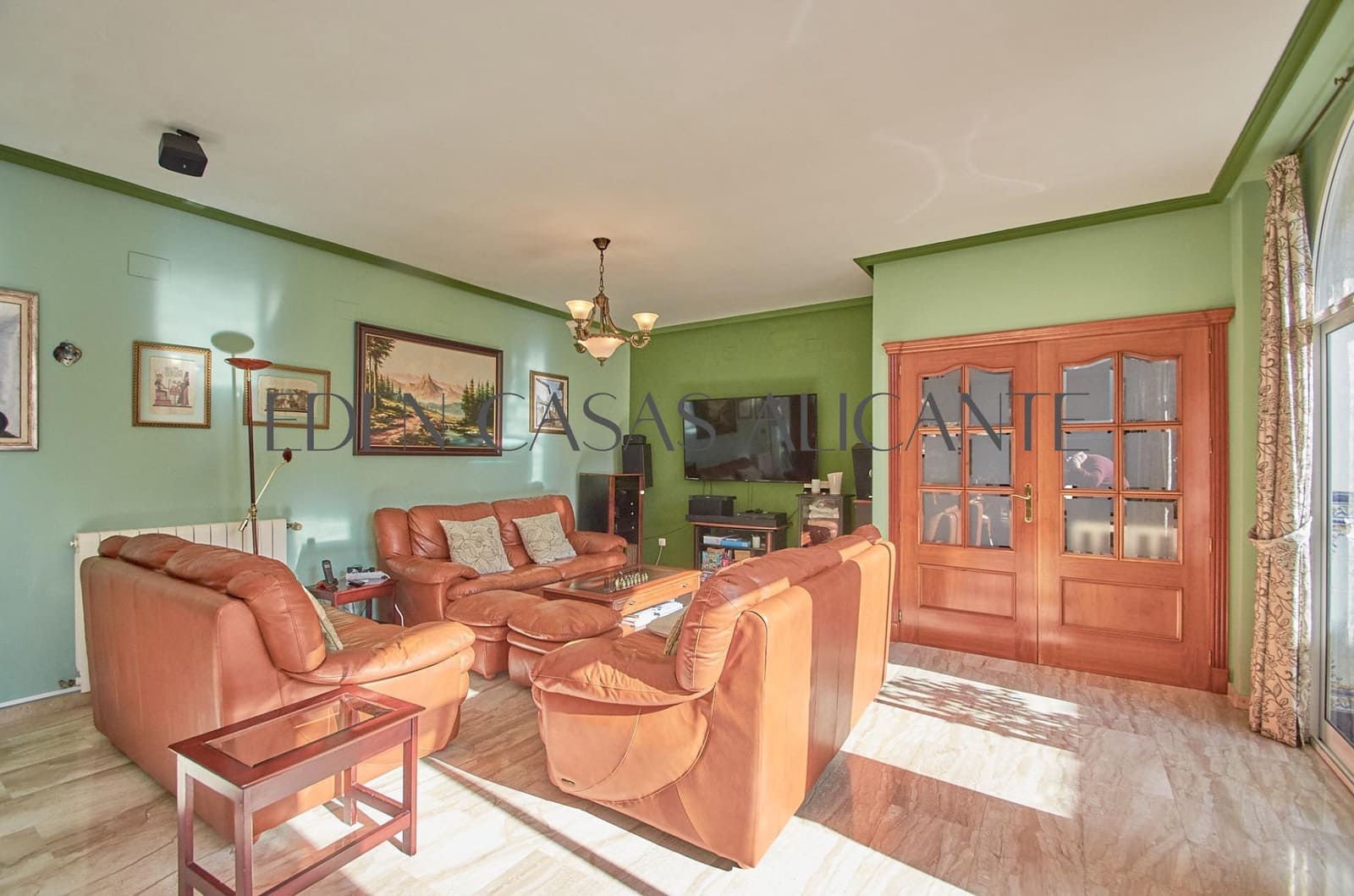 5 slaapkamer Rijtjeshuis te koop in San Vicente / Sant Vicent del Raspeig met garage - € 1.250.000 (Ref: 9524480)