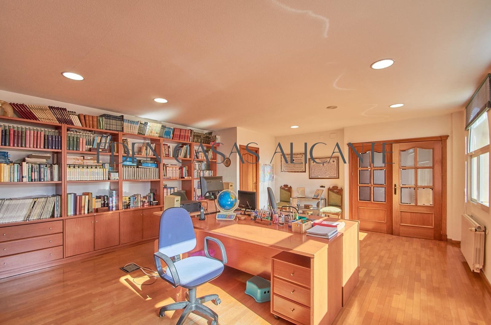 5 slaapkamer Rijtjeshuis te koop in San Vicente / Sant Vicent del Raspeig met garage - € 1.250.000 (Ref: 9524480)