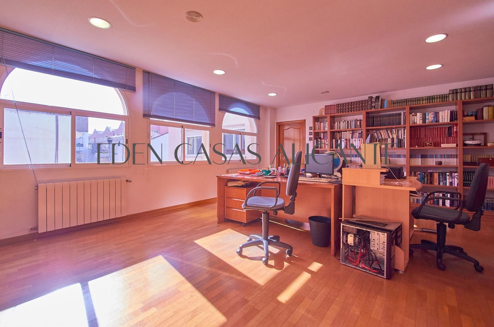 5 slaapkamer Rijtjeshuis te koop in San Vicente / Sant Vicent del Raspeig met garage - € 1.250.000 (Ref: 9524480)