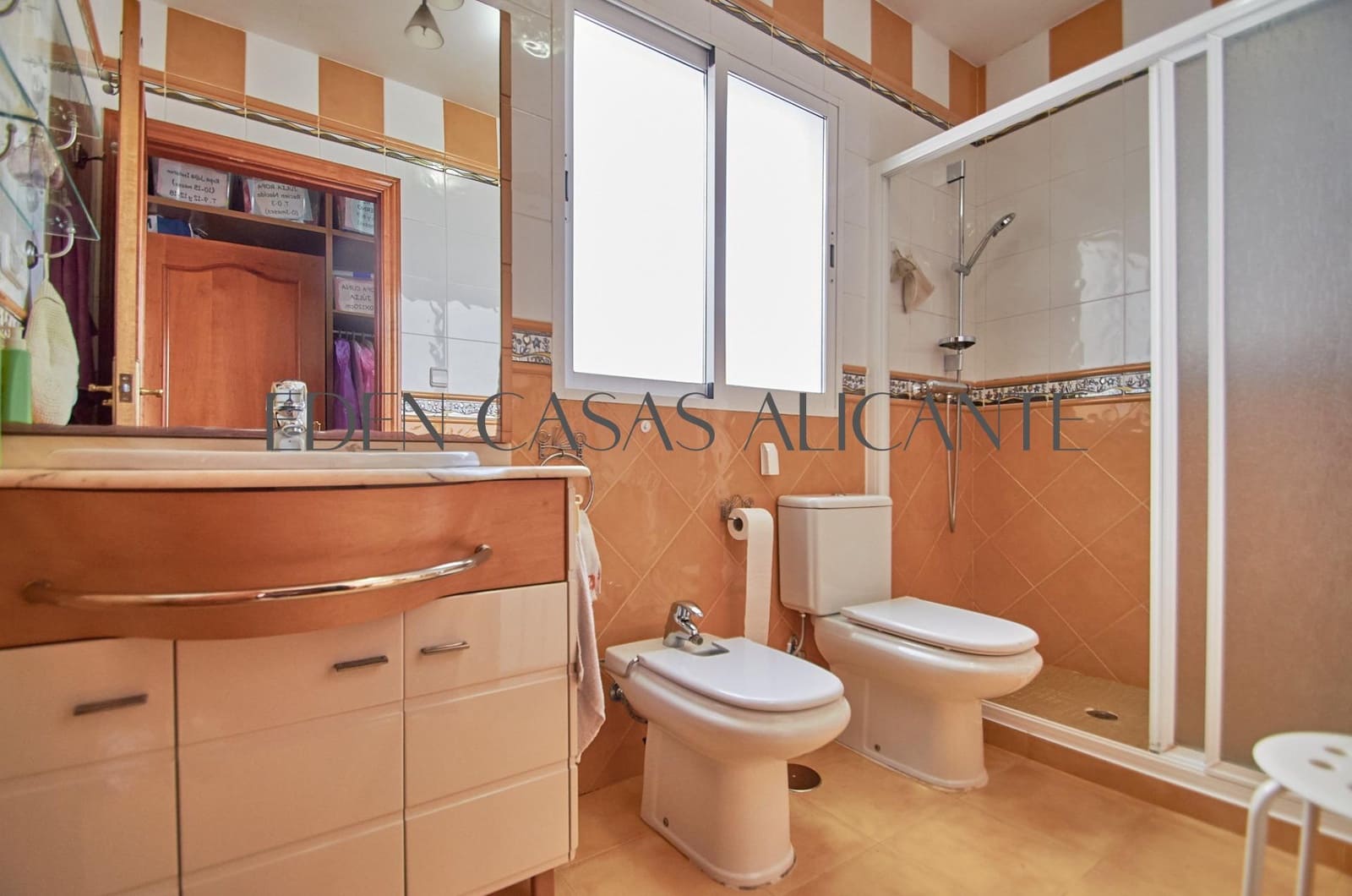 5 slaapkamer Rijtjeshuis te koop in San Vicente / Sant Vicent del Raspeig met garage - € 1.250.000 (Ref: 9524480)