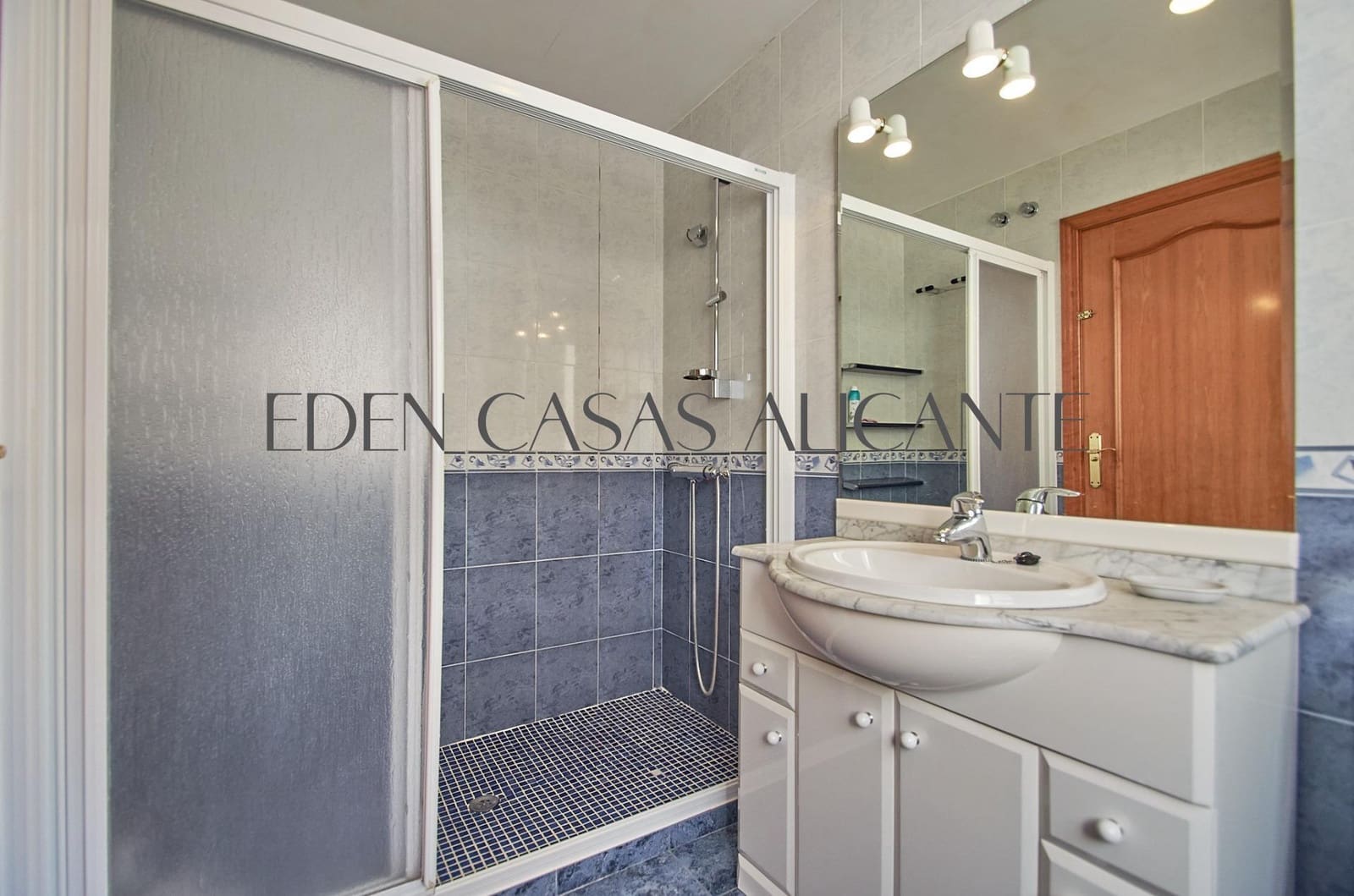 5 slaapkamer Rijtjeshuis te koop in San Vicente / Sant Vicent del Raspeig met garage - € 1.250.000 (Ref: 9524480)