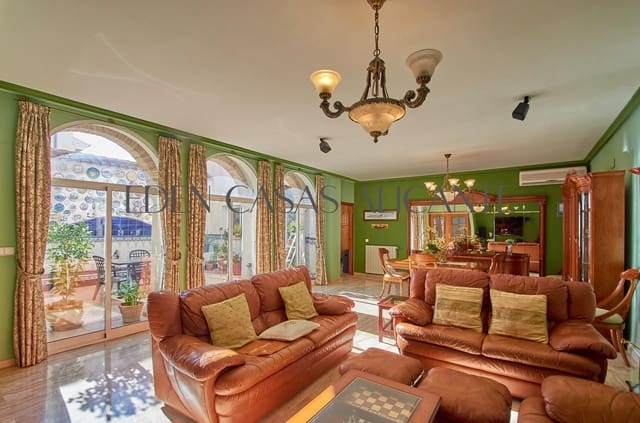 5 slaapkamer Rijtjeshuis te koop in San Vicente / Sant Vicent del Raspeig met garage - € 1.250.000 (Ref: 9524480)