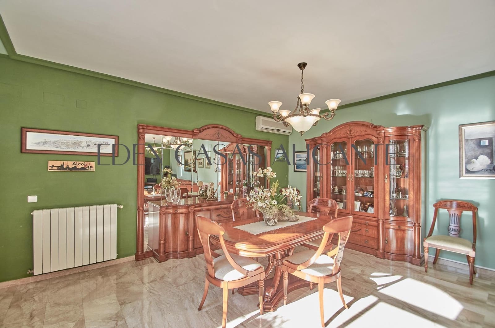 5 slaapkamer Rijtjeshuis te koop in San Vicente / Sant Vicent del Raspeig met garage - € 1.250.000 (Ref: 9524480)