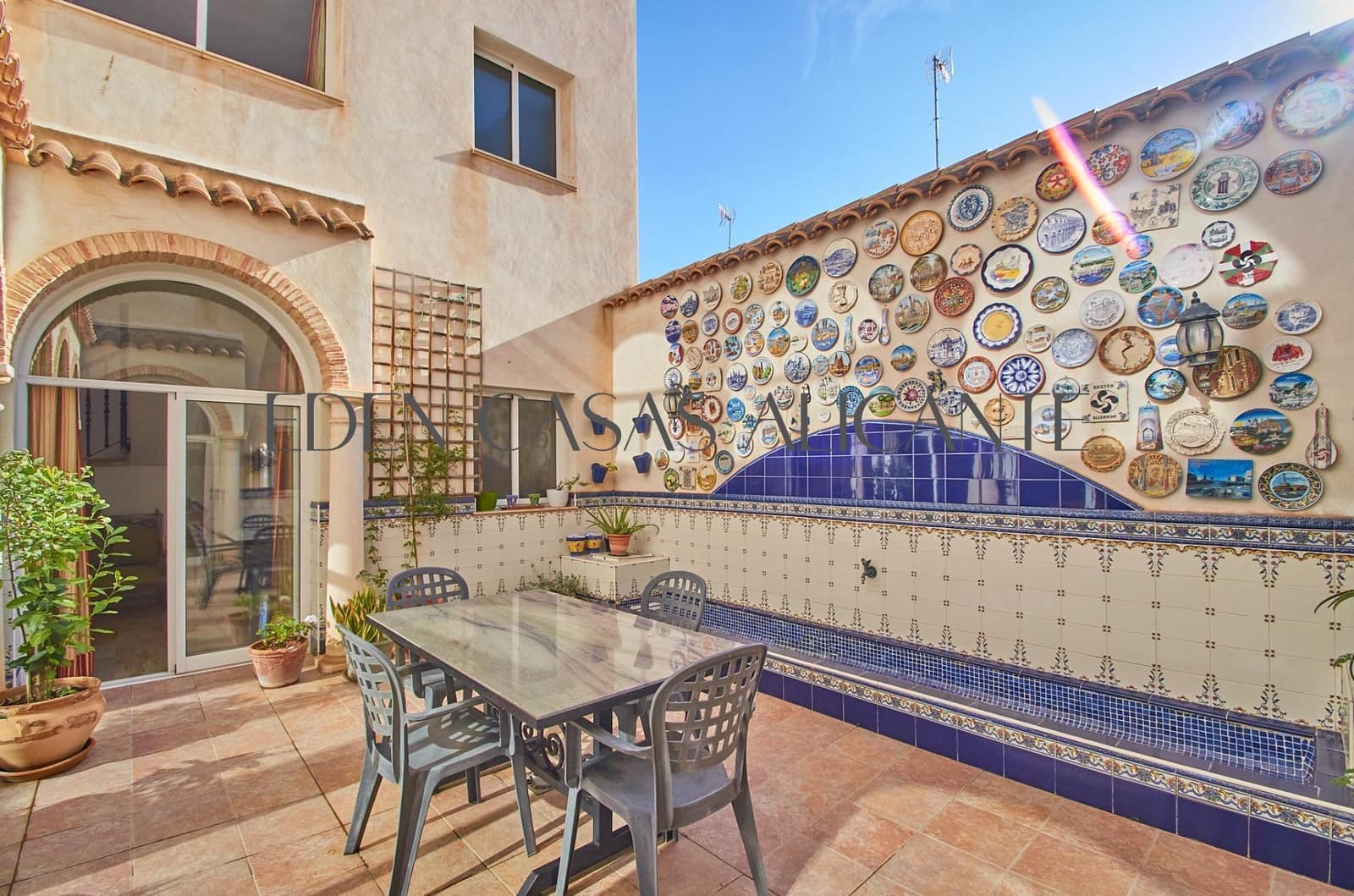 5 slaapkamer Rijtjeshuis te koop in San Vicente / Sant Vicent del Raspeig met garage - € 1.250.000 (Ref: 9524480)