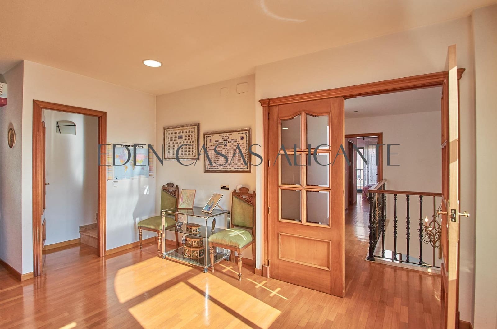 5 slaapkamer Rijtjeshuis te koop in San Vicente / Sant Vicent del Raspeig met garage - € 1.250.000 (Ref: 9524480)