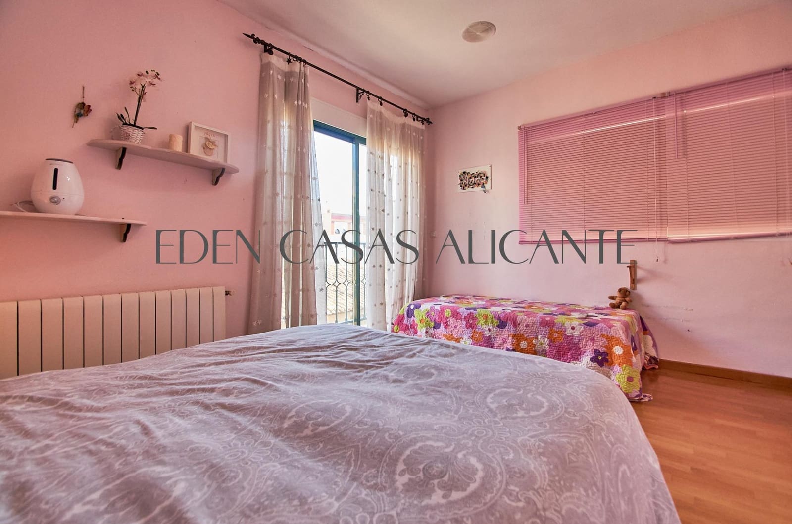 5 slaapkamer Rijtjeshuis te koop in San Vicente / Sant Vicent del Raspeig met garage - € 1.250.000 (Ref: 9524480)