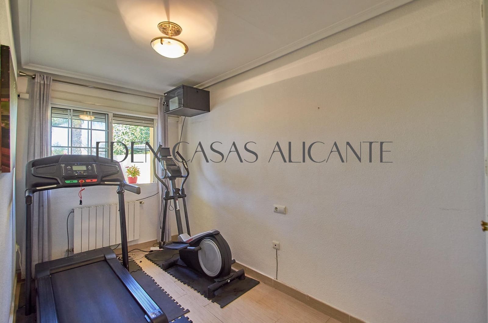 4 bedroom Villa for sale in San Vicente / Sant Vicent del Raspeig with pool - € 569,000 (Ref: 9530832)