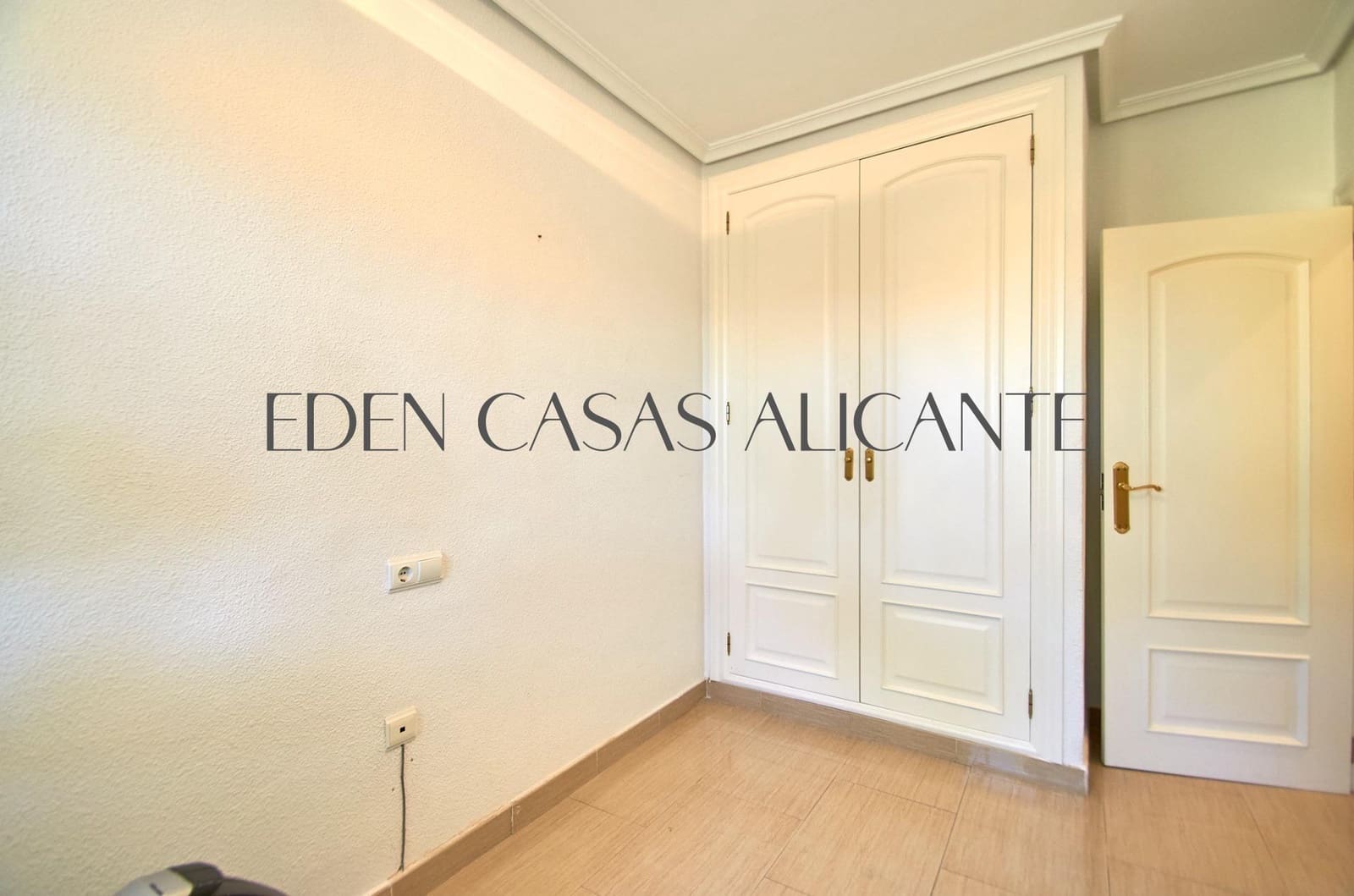 4 bedroom Villa for sale in San Vicente / Sant Vicent del Raspeig with pool - € 569,000 (Ref: 9530832)