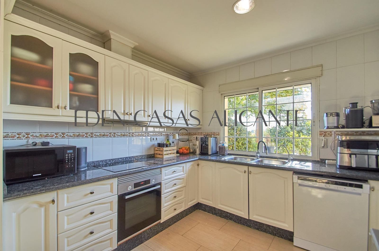 4 bedroom Villa for sale in San Vicente / Sant Vicent del Raspeig with pool - € 569,000 (Ref: 9530832)