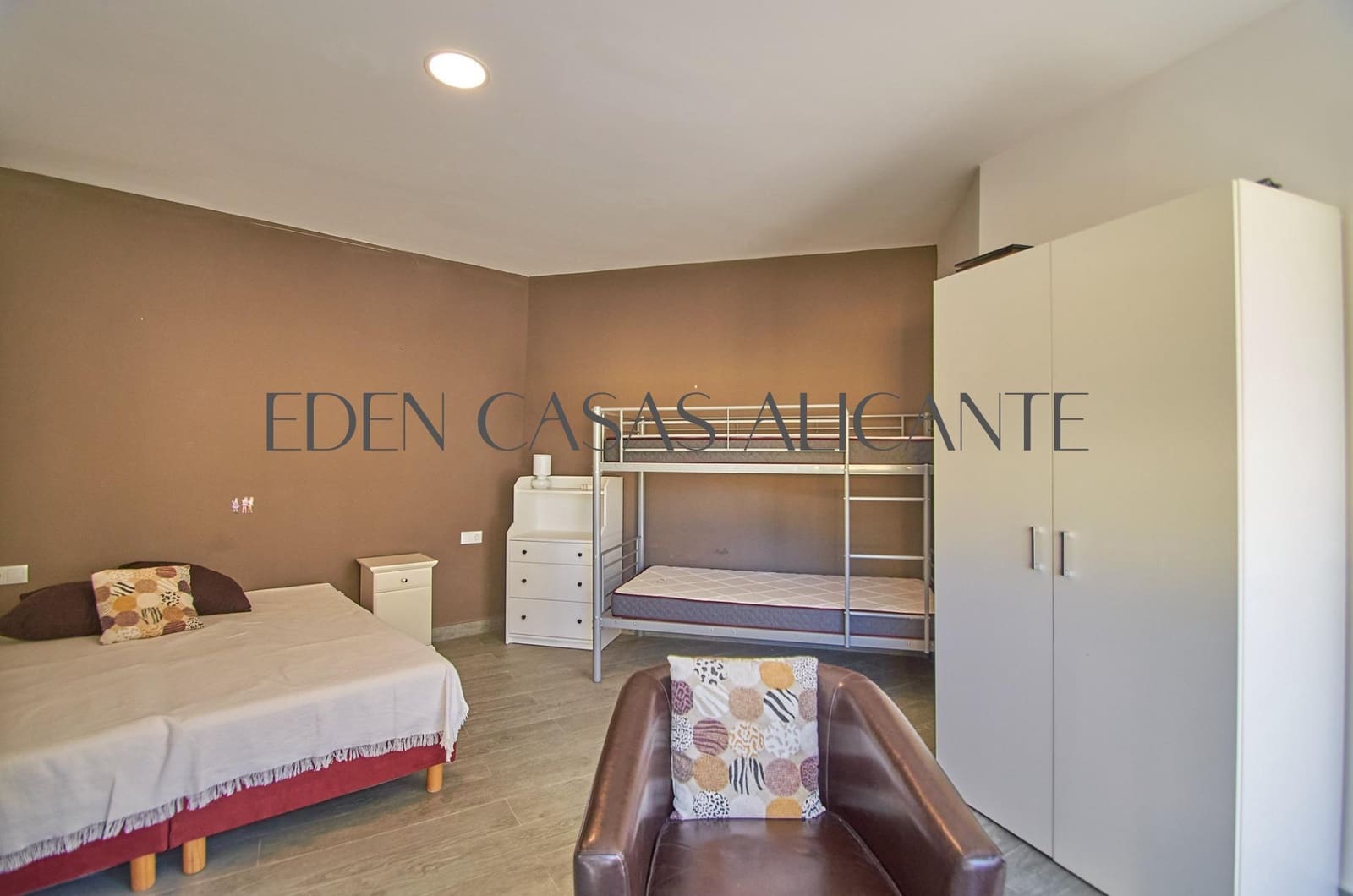 4 bedroom Villa for sale in San Vicente / Sant Vicent del Raspeig with pool - € 569,000 (Ref: 9530832)