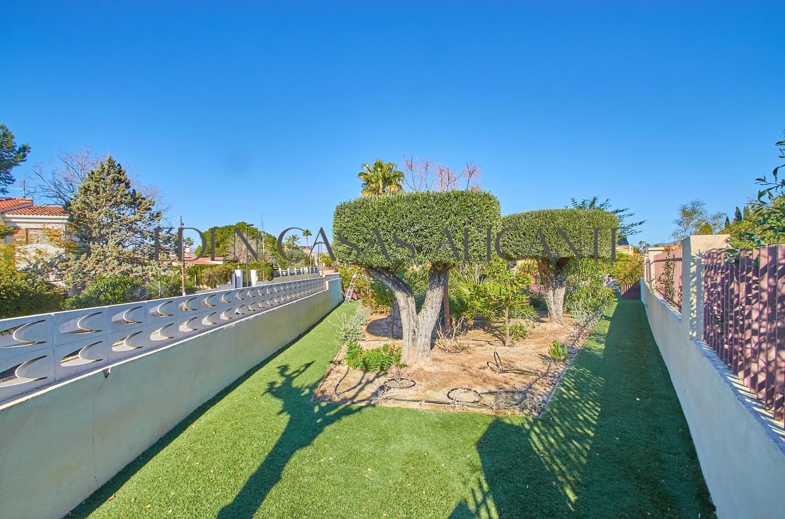 4 bedroom Villa for sale in San Vicente / Sant Vicent del Raspeig with pool - € 569,000 (Ref: 9530832)