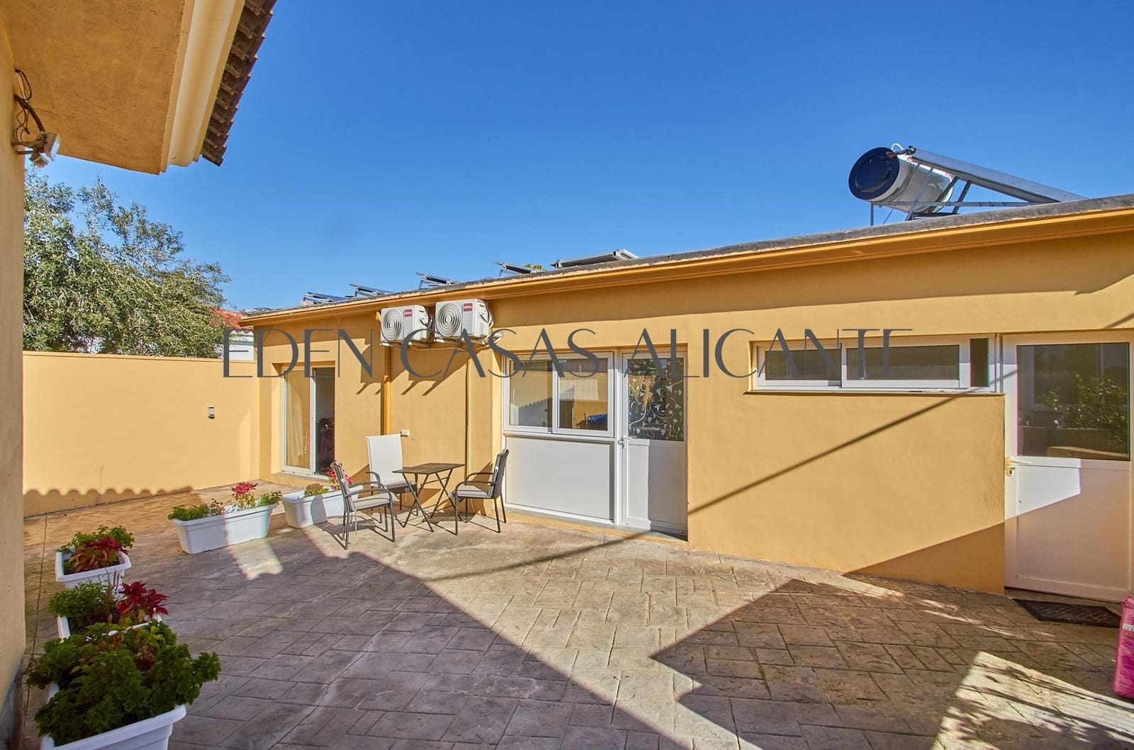 4 bedroom Villa for sale in San Vicente / Sant Vicent del Raspeig with pool - € 569,000 (Ref: 9530832)