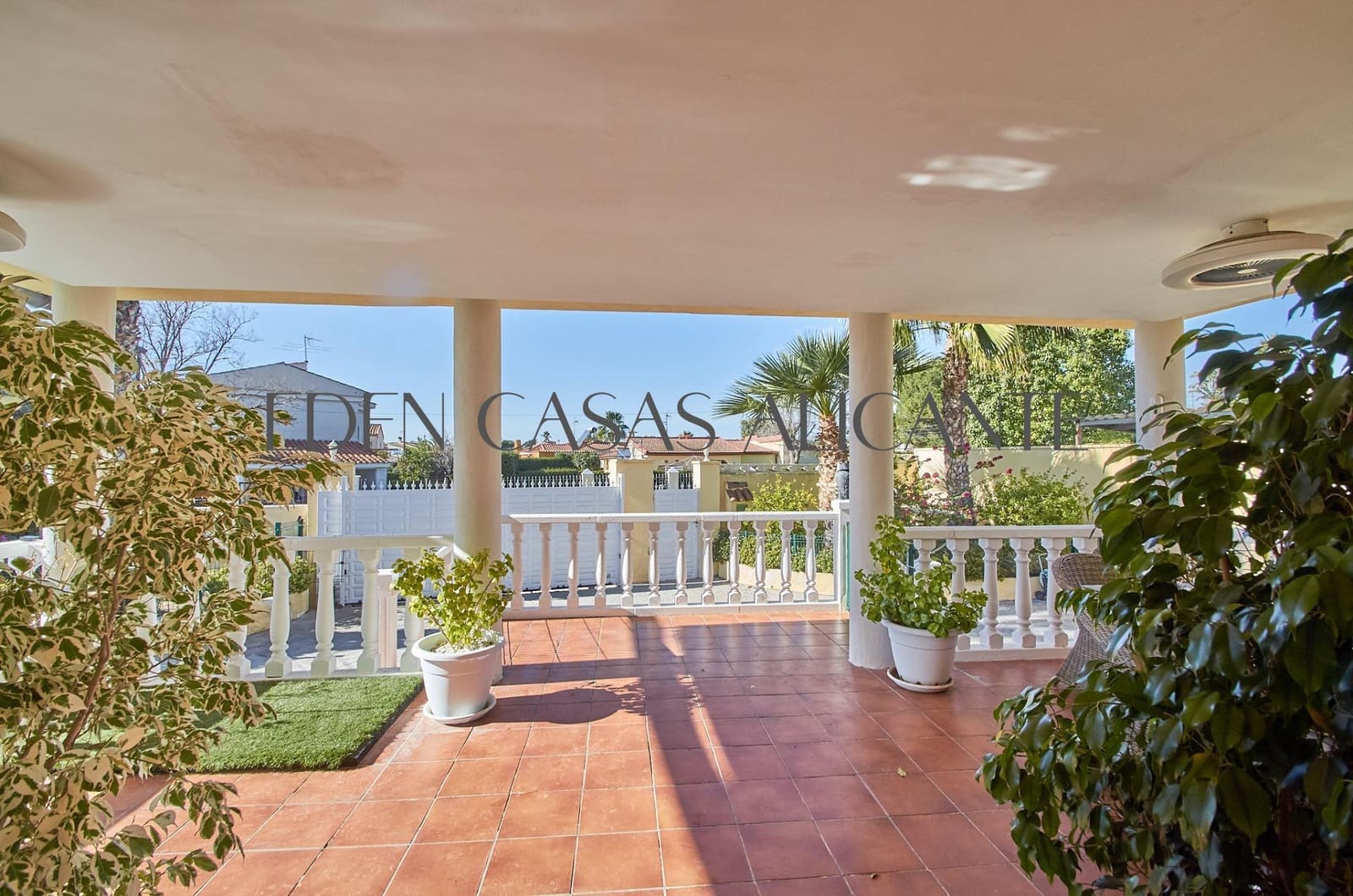 4 bedroom Villa for sale in San Vicente / Sant Vicent del Raspeig with pool - € 569,000 (Ref: 9530832)