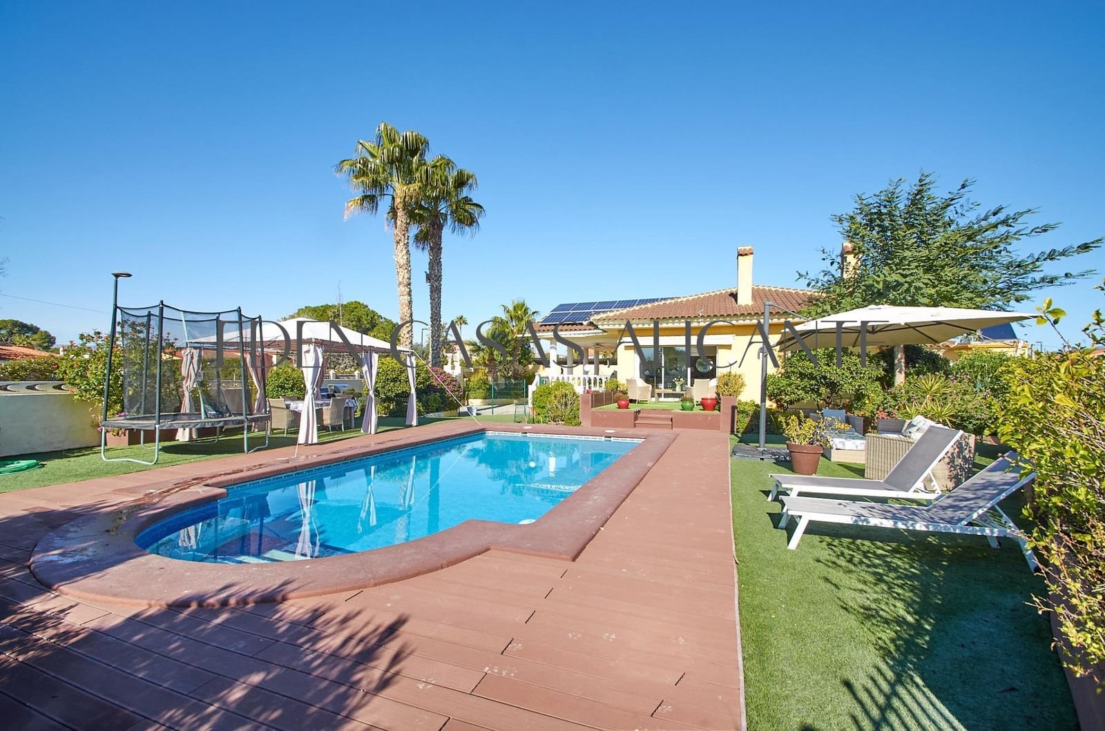 4 bedroom Villa for sale in San Vicente / Sant Vicent del Raspeig with pool - € 569,000 (Ref: 9530832)