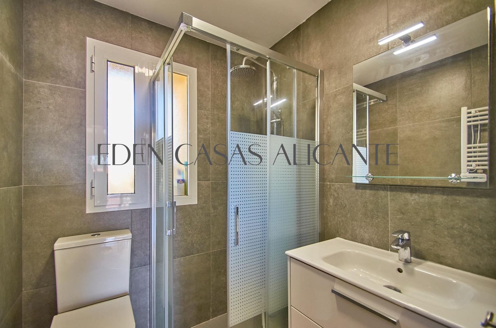 4 sypialnia Willa na sprzedaż w San Vicente / Sant Vicent del Raspeig z basenem - 555 000 € (Ref: 9530832)