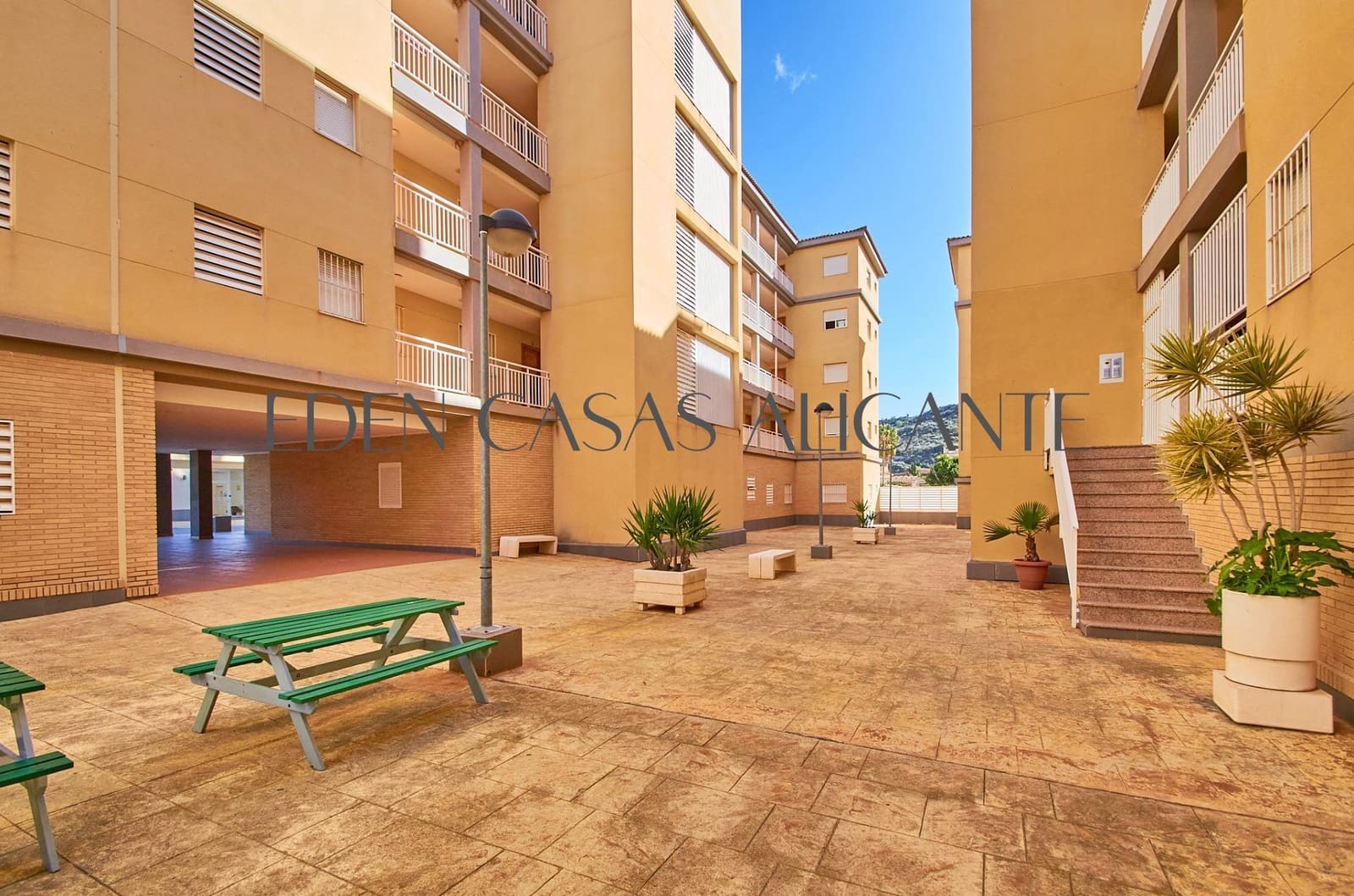2 slaapkamer Flat te koop in El Campello met zwembad - € 189.000 (Ref: 9541608)